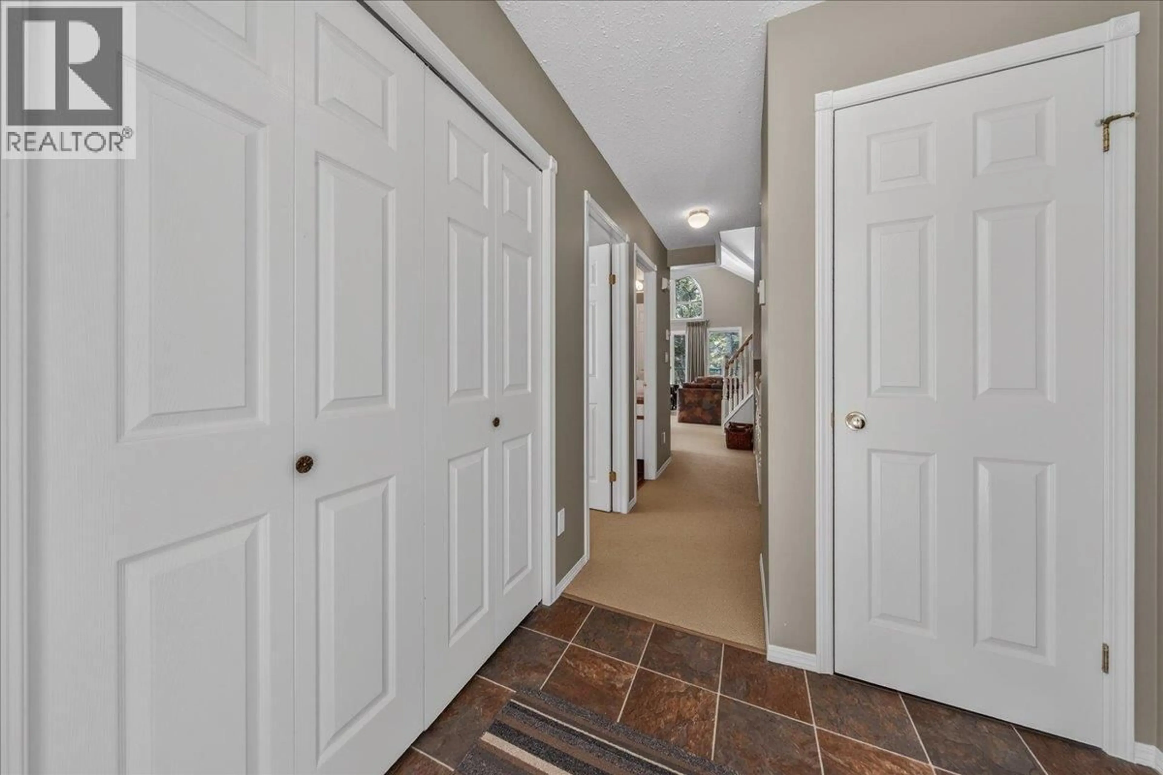 Indoor foyer for 504 - 5155 FAIRWAY DRIVE, Fairmont Hot Springs British Columbia V0B1L1
