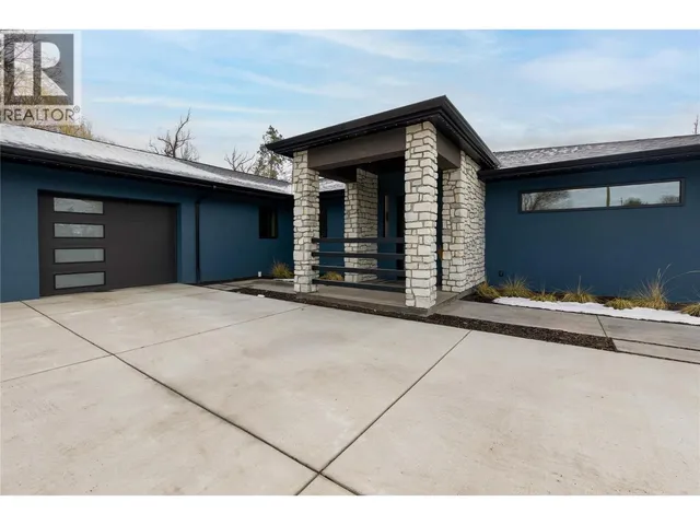 10202 KALAMALKA ROAD, Coldstream 3