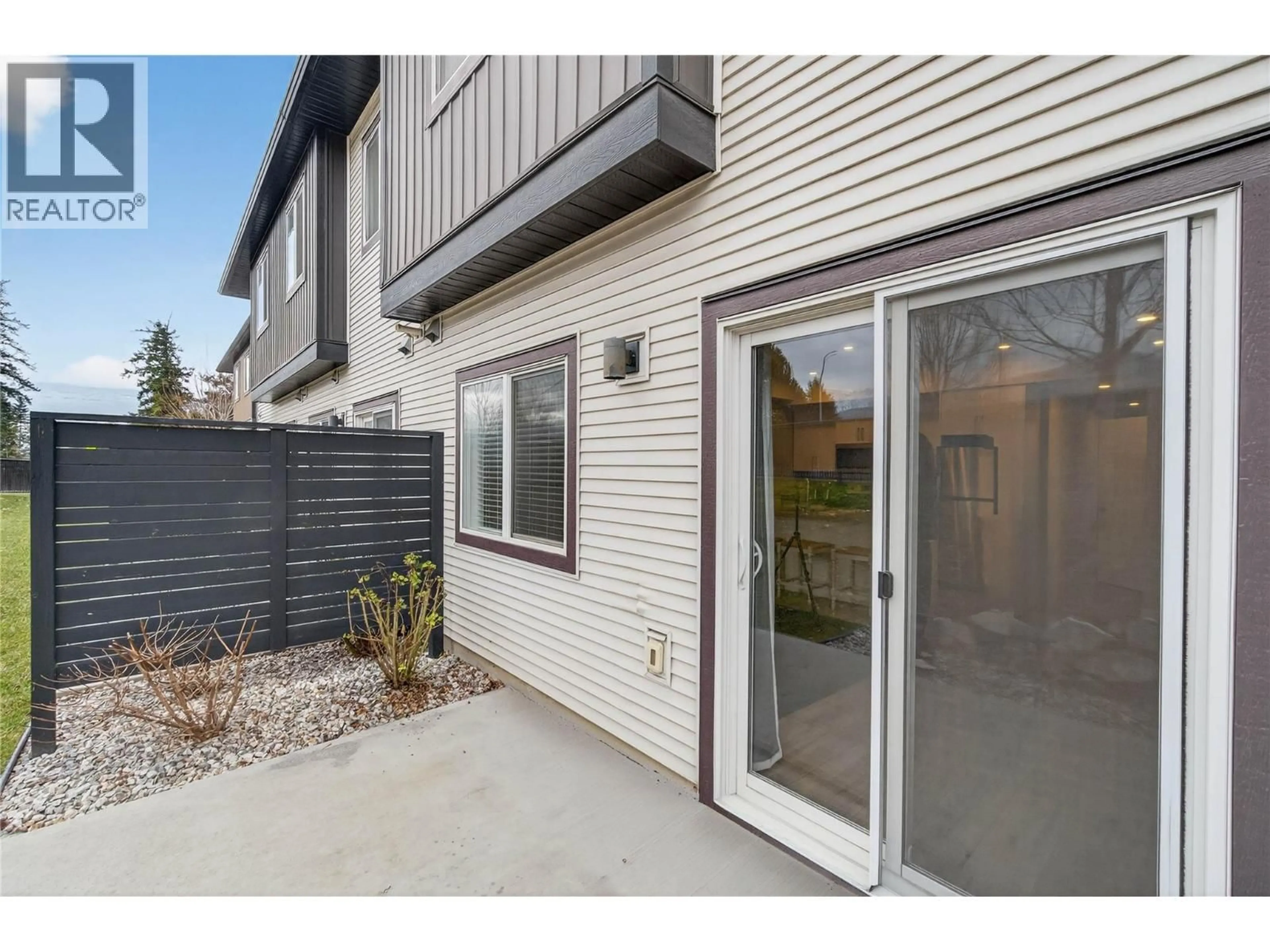 Patio, street for 12 - 2081 11 AVENUE NORTHEAST, Salmon Arm British Columbia V1E0G1