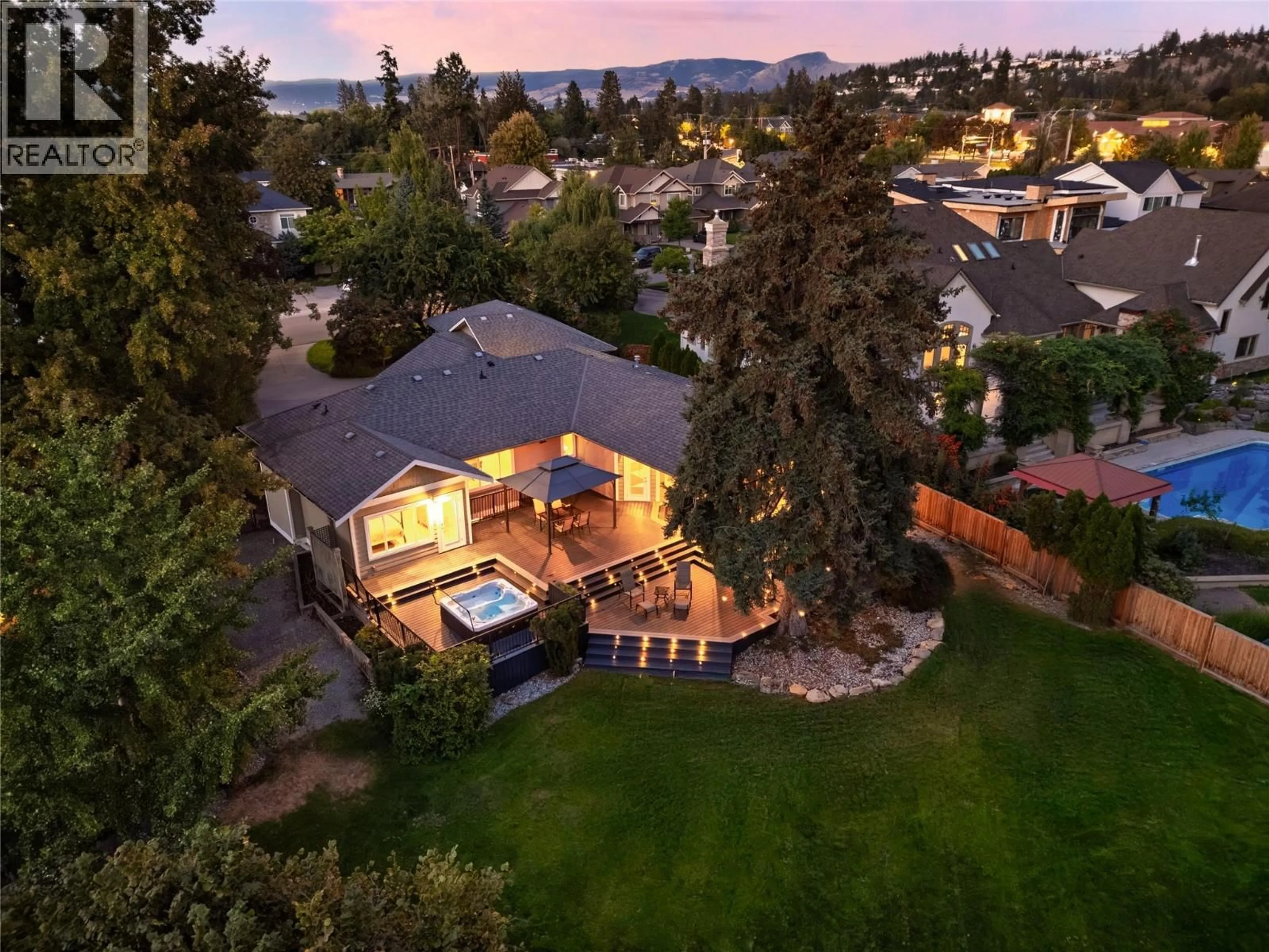 A pic from outside/outdoor area/front of a property/back of a property/a pic from drone, mountain view for 529 KNOWLES ROAD, Kelowna British Columbia V1W1H4