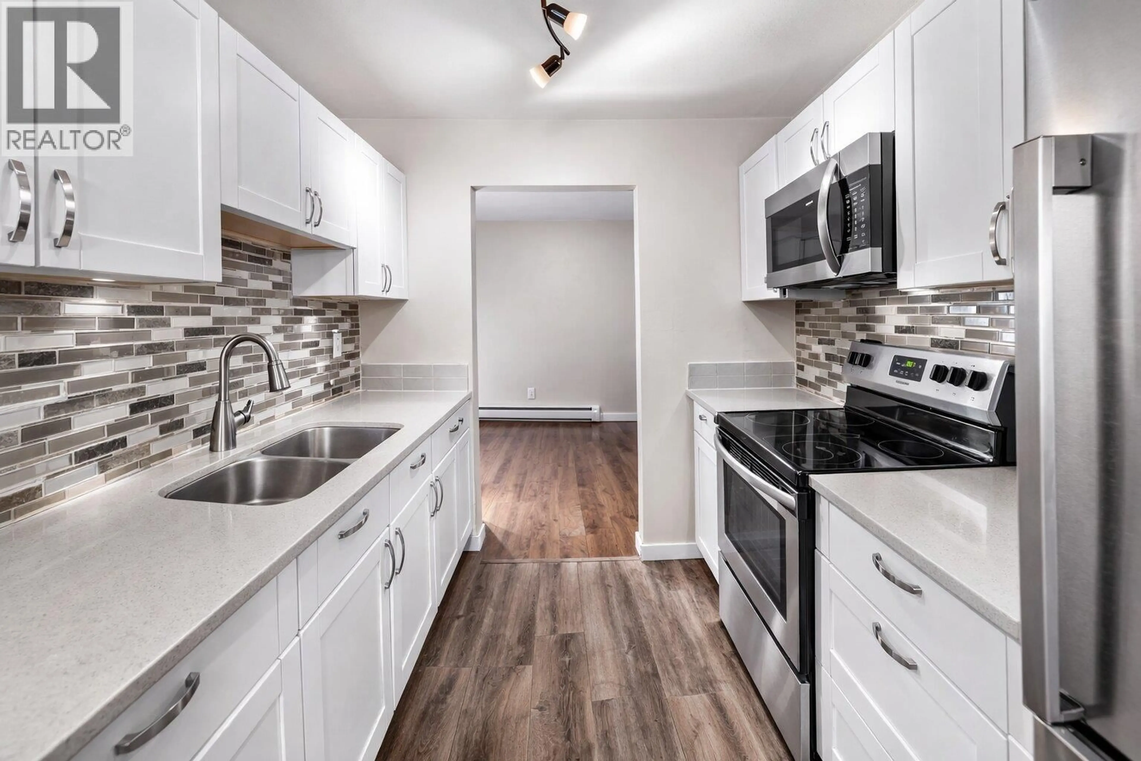 Standard kitchen, wood/laminate floor for 4 - 700 COLLINGWOOD DRIVE, Kamloops British Columbia V2B6B9