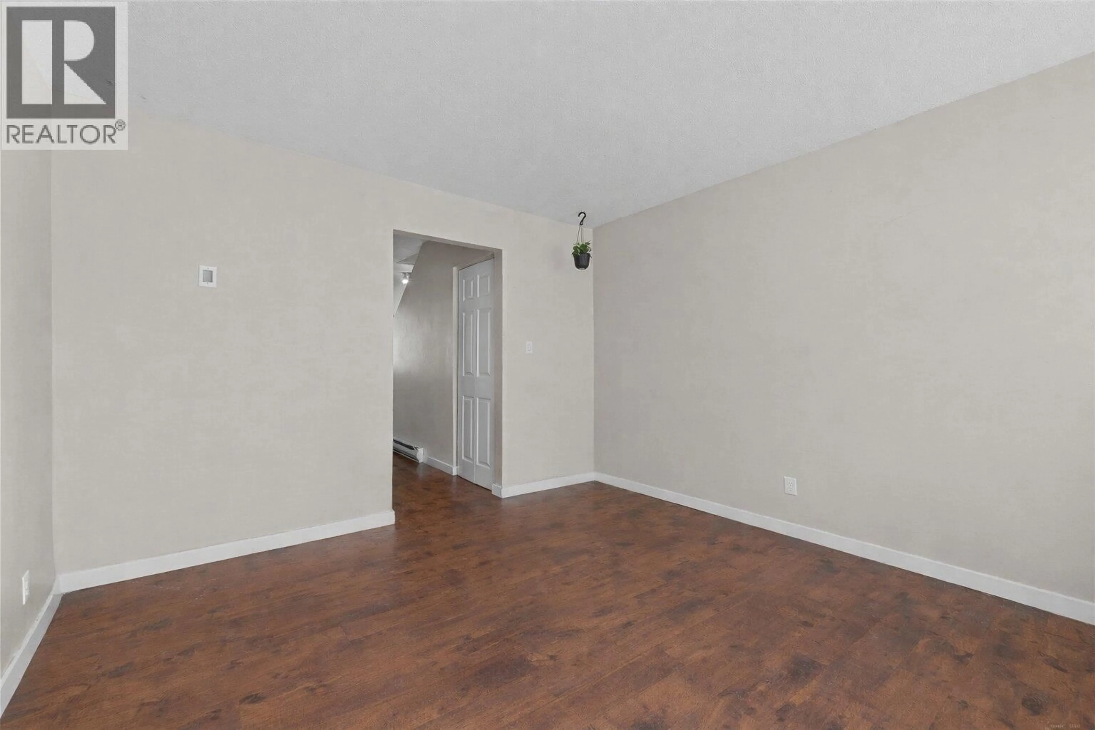 A pic of a room for 4 - 700 COLLINGWOOD DRIVE, Kamloops British Columbia V2B6B9