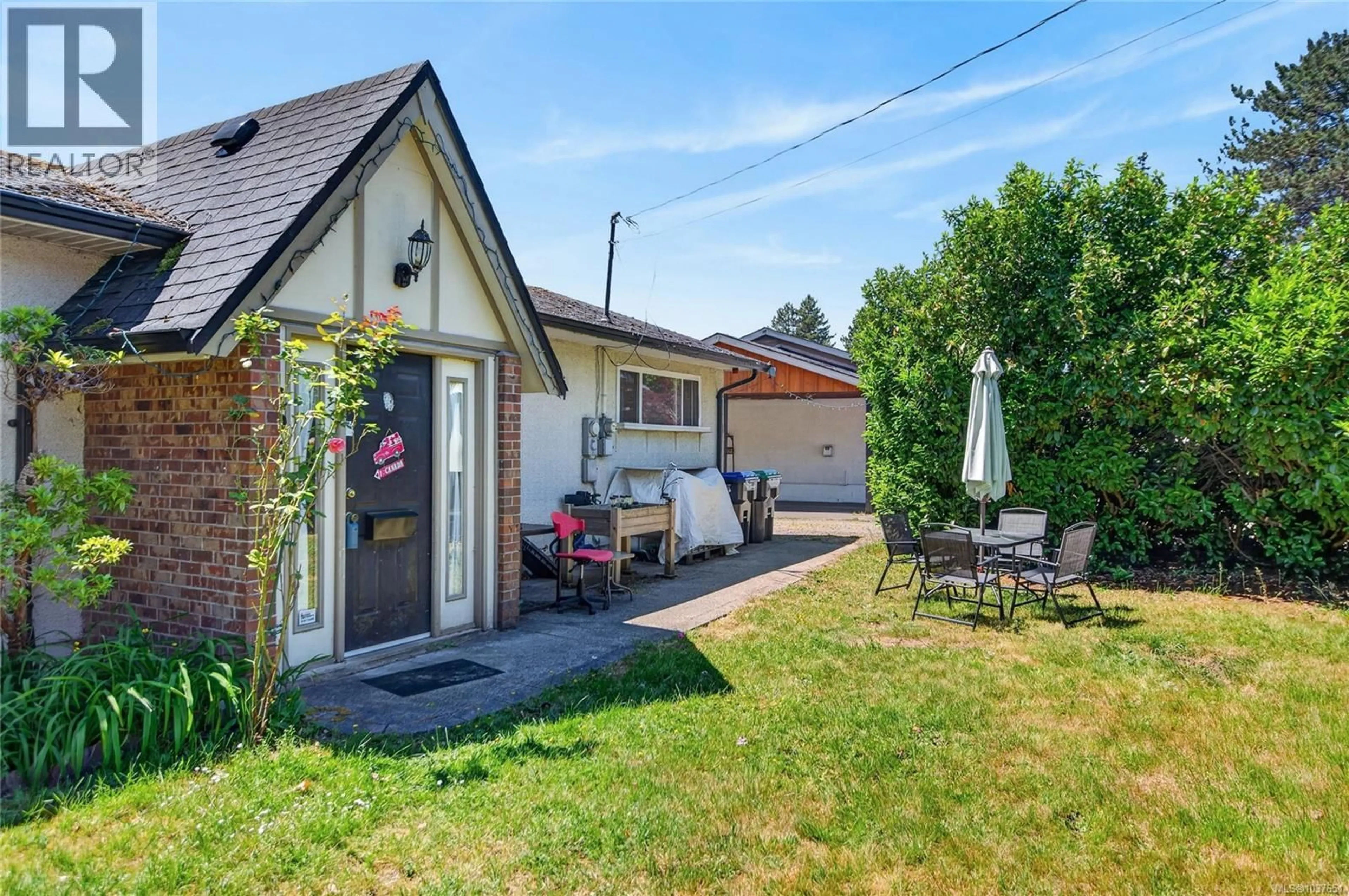 Patio, street for 295 CENTENNIAL DRIVE, Courtenay British Columbia V9N5R6