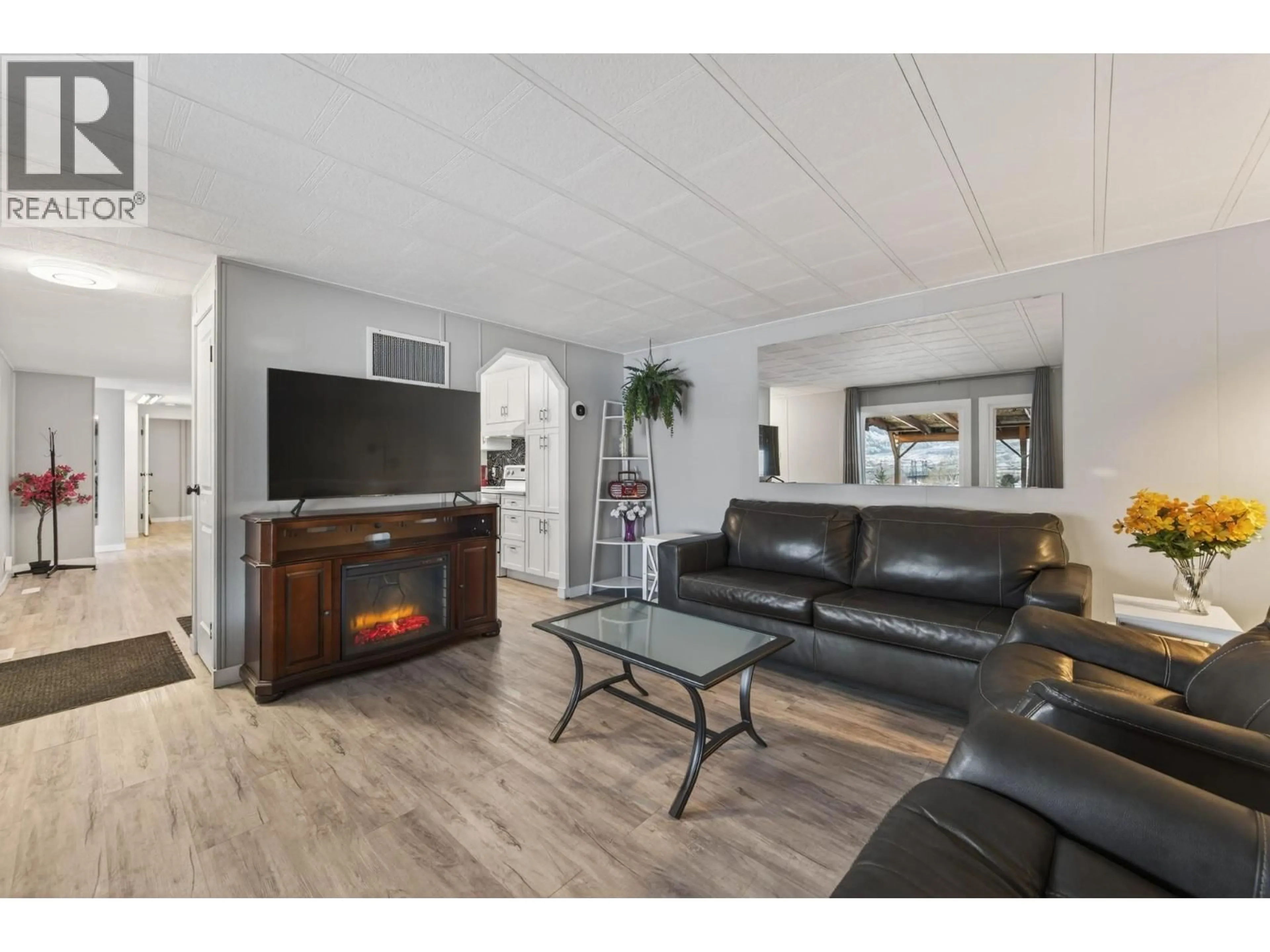 Living room with furniture, unknown for 35 - 1680 WESTSYDE ROAD, Kamloops British Columbia V2B7B6