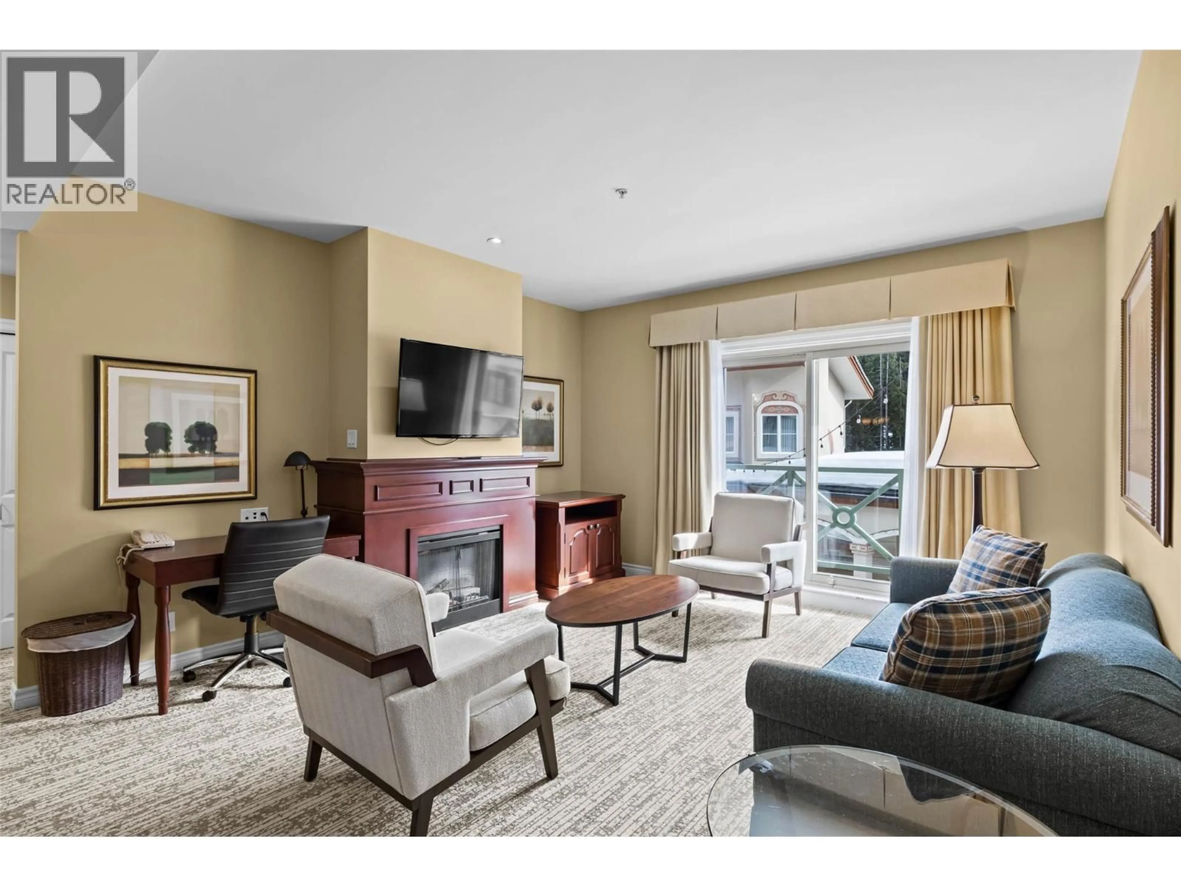 Living room with furniture, unknown for 1201ABCD - 3250 VILLAGE WAY, Sun Peaks British Columbia V0E5N0