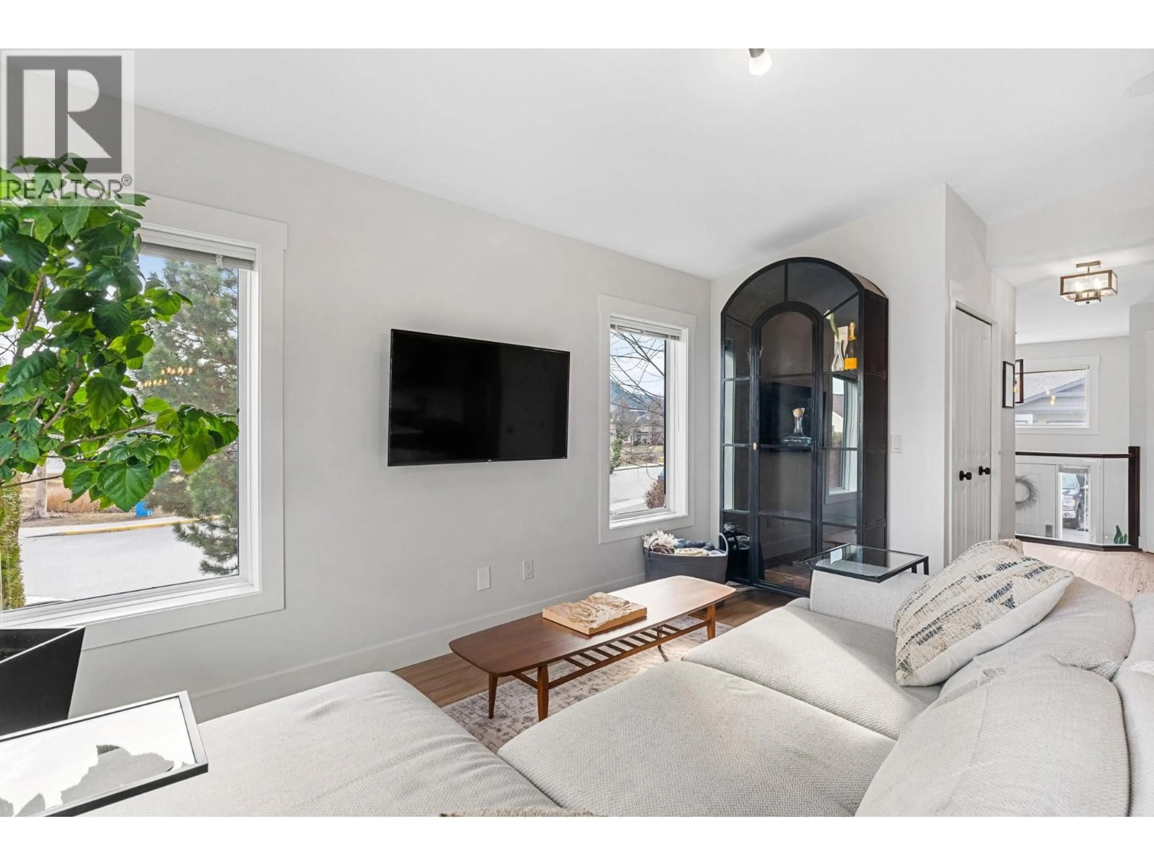 Home theater for 9 - 225 GLEN PARK DRIVE, Kelowna British Columbia V1V2X5