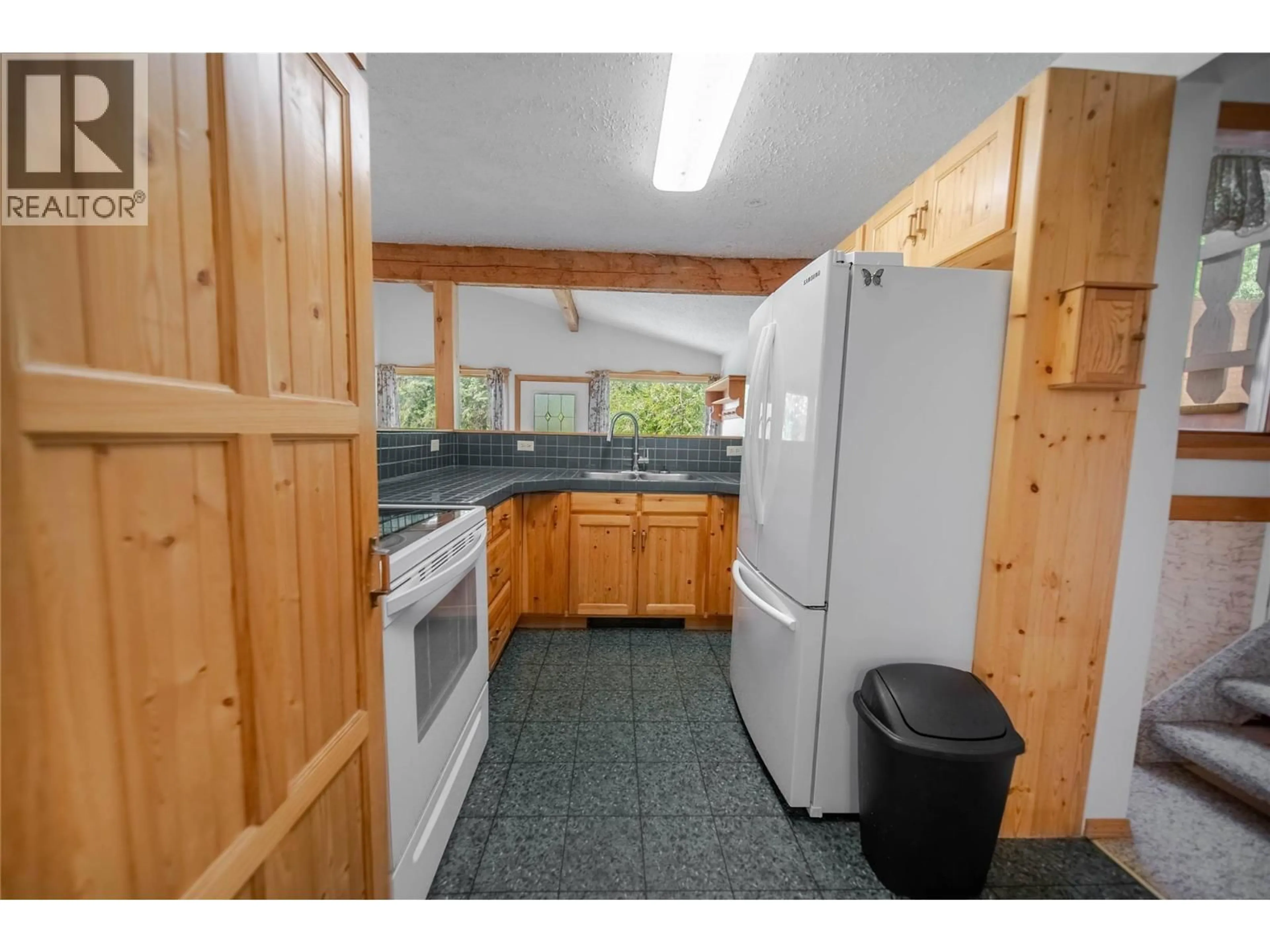 Standard kitchen, unknown for 7825 JAFFRAY BAYNES LAKE ROAD ROAD, Jaffray British Columbia V0B1T4