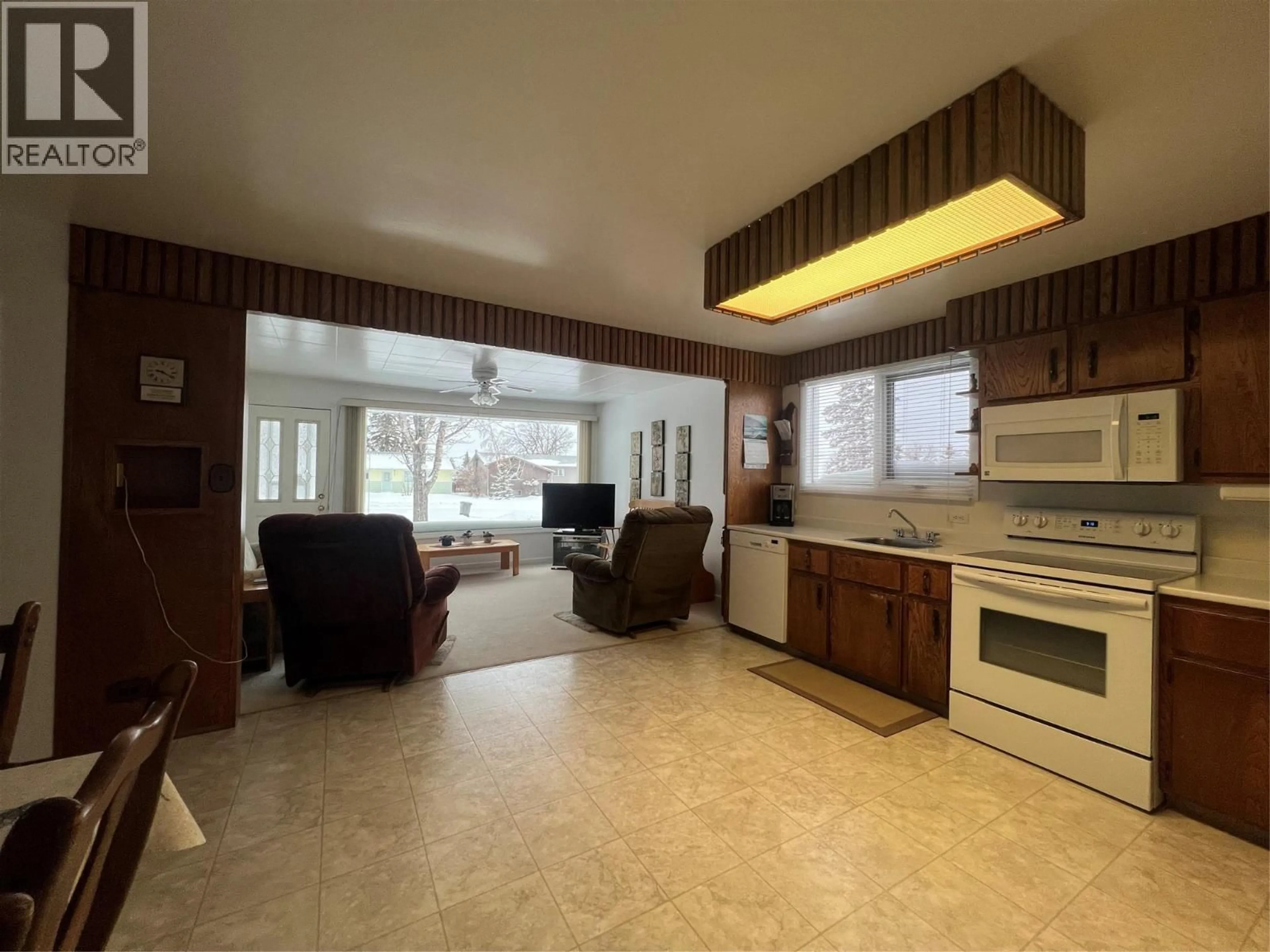 Unknown for 904 92 AVENUE, Dawson Creek British Columbia V1G1B8