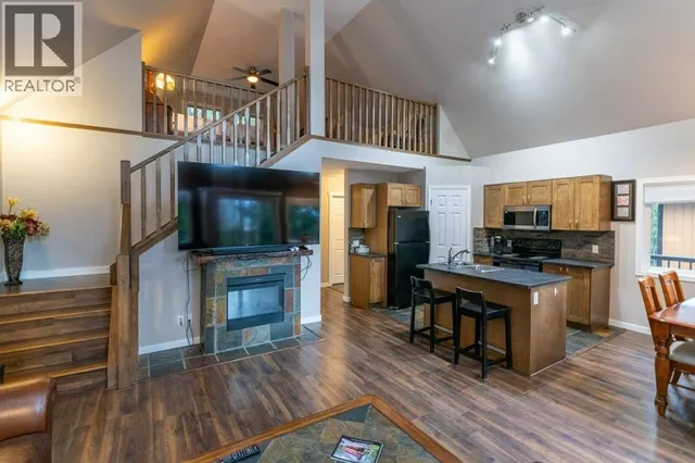 7268 ESTATE PLACE, Anglemont 4