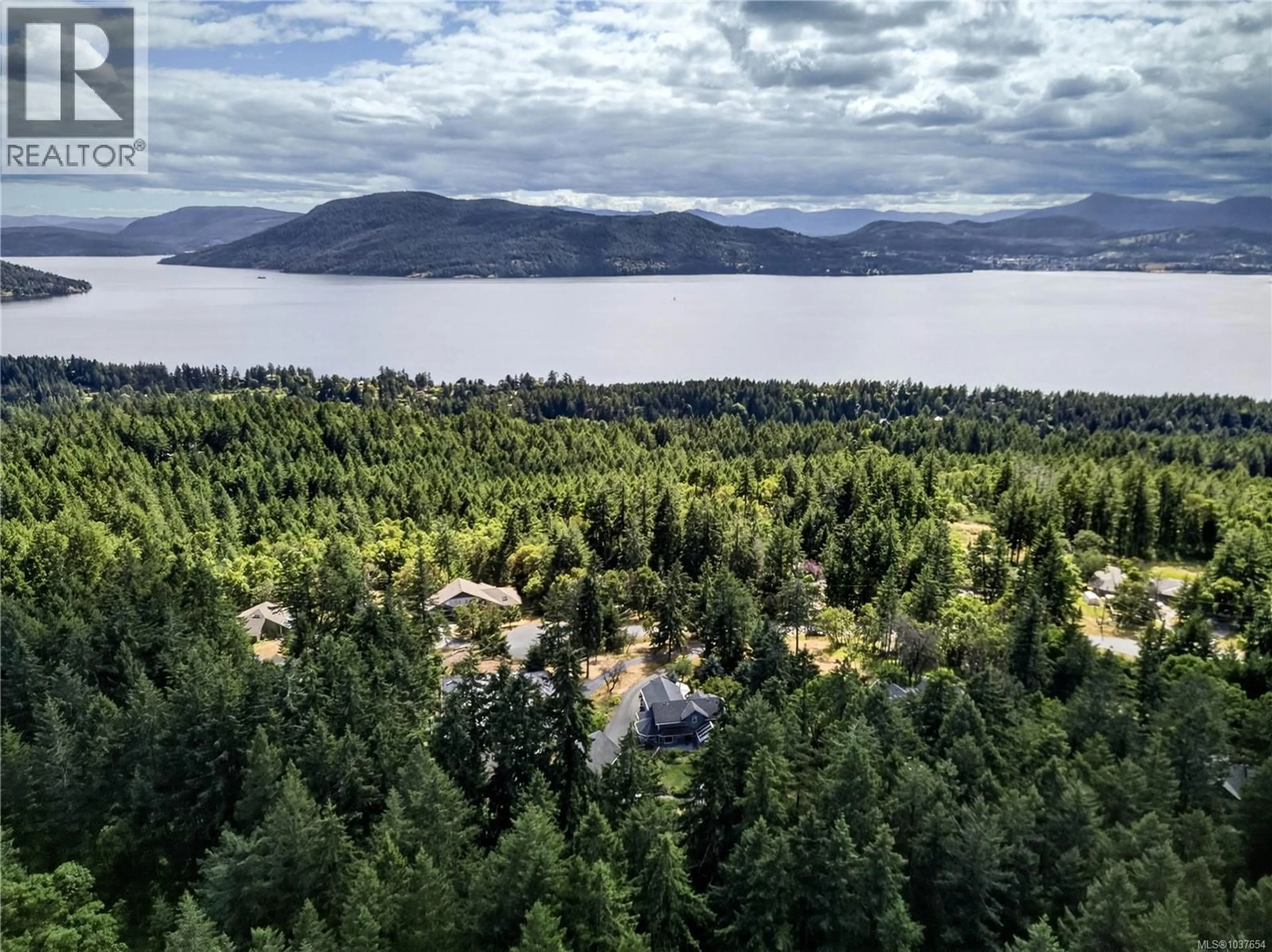 A pic from outside/outdoor area/front of a property/back of a property/a pic from drone, water/lake/river/ocean view for 112 MURRELET PLACE, Salt Spring British Columbia V8K1G9