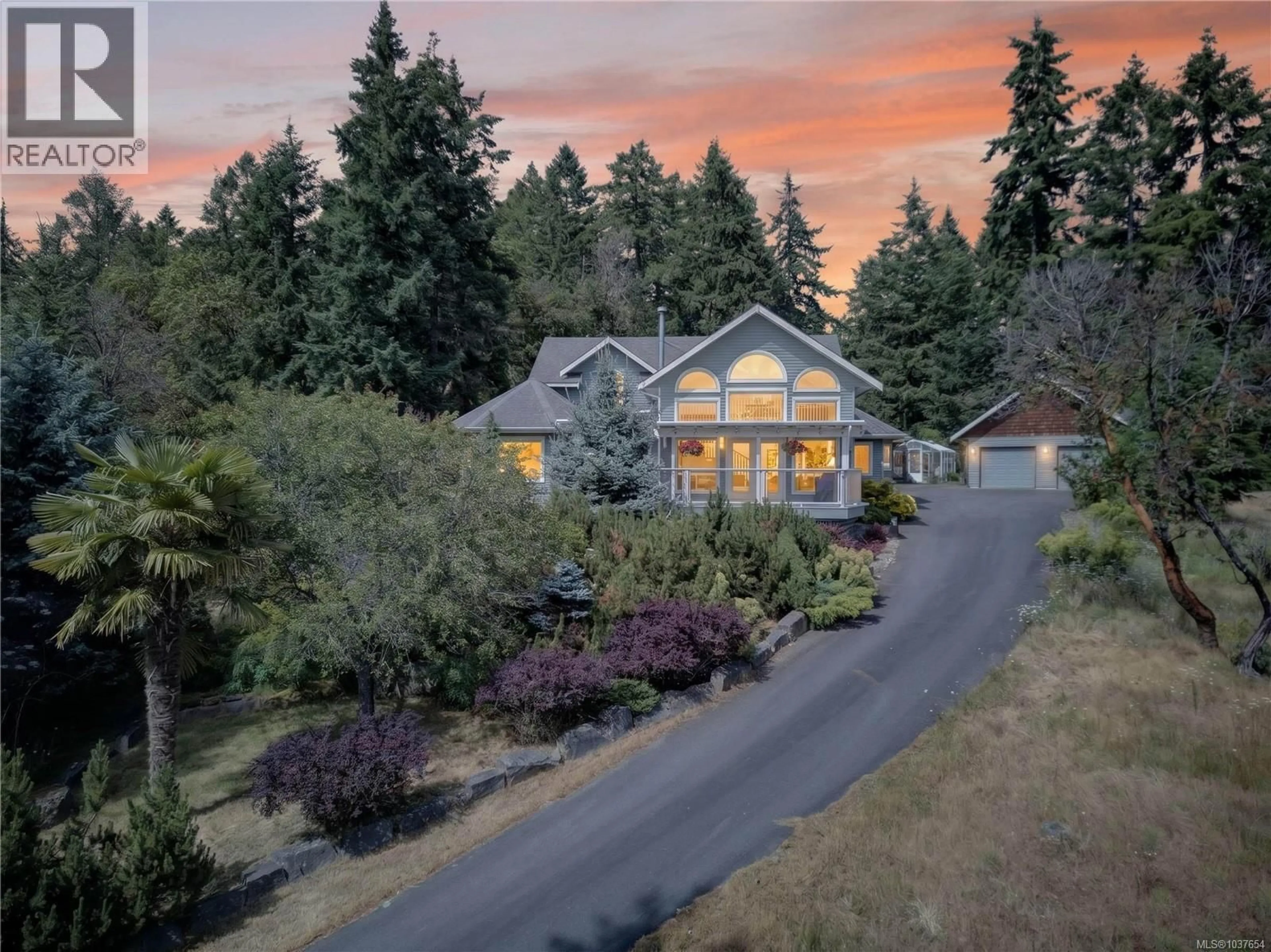 A pic from outside/outdoor area/front of a property/back of a property/a pic from drone, unknown for 112 MURRELET PLACE, Salt Spring British Columbia V8K1G9