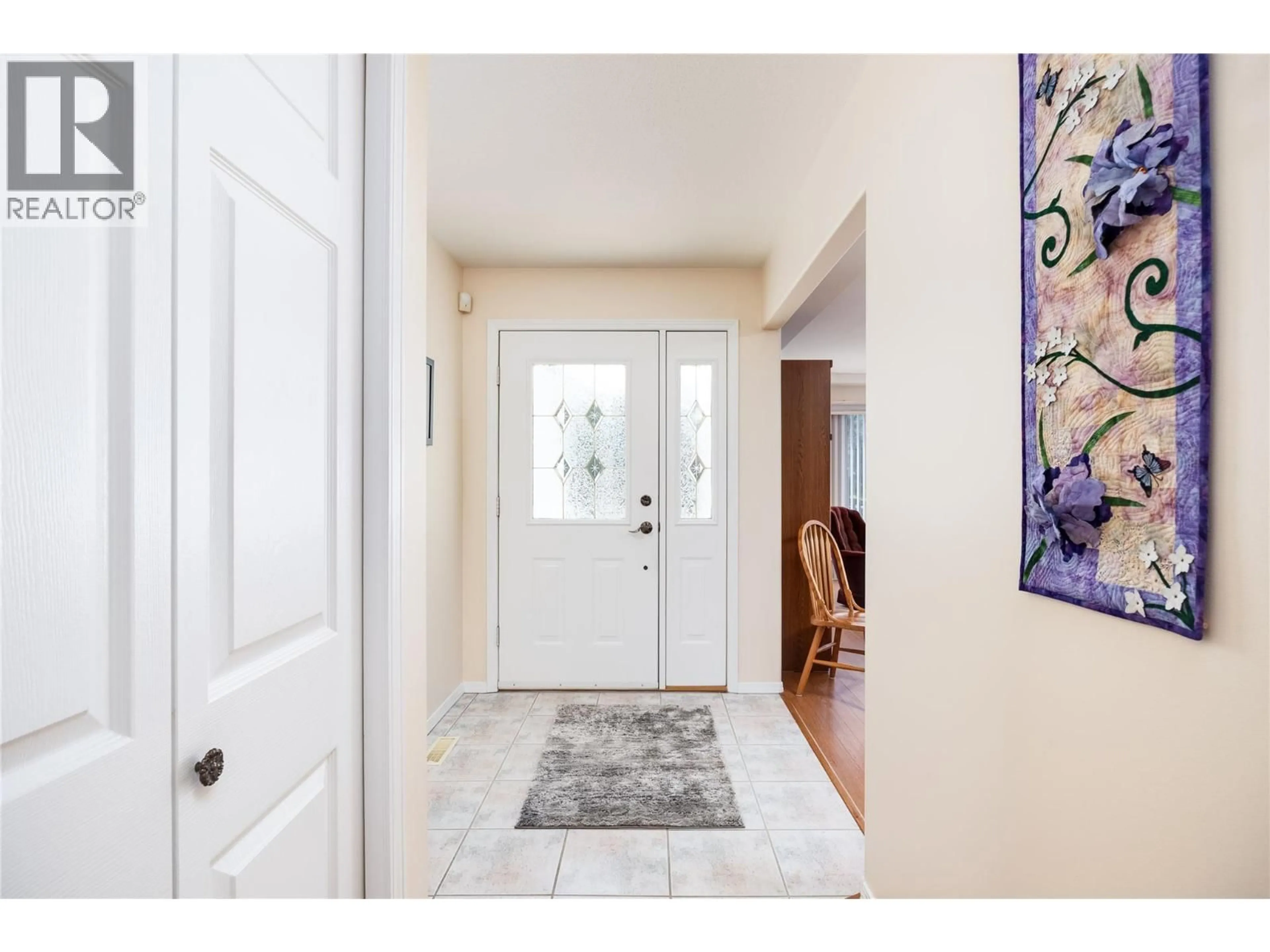 Indoor entryway for 438 PARFITT COURT, Kelowna British Columbia V1X7M9