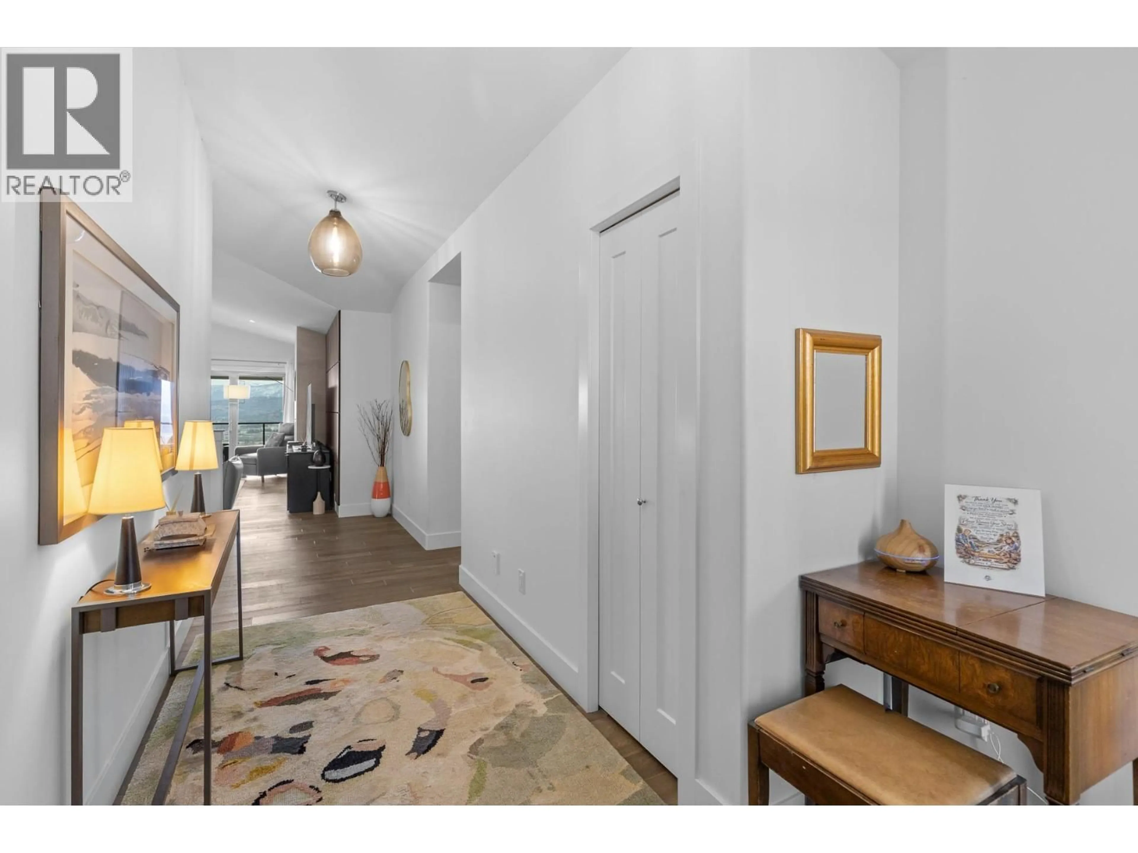 Indoor entryway for 3938 CIMARRON DRIVE, Kelowna British Columbia V1X8E4