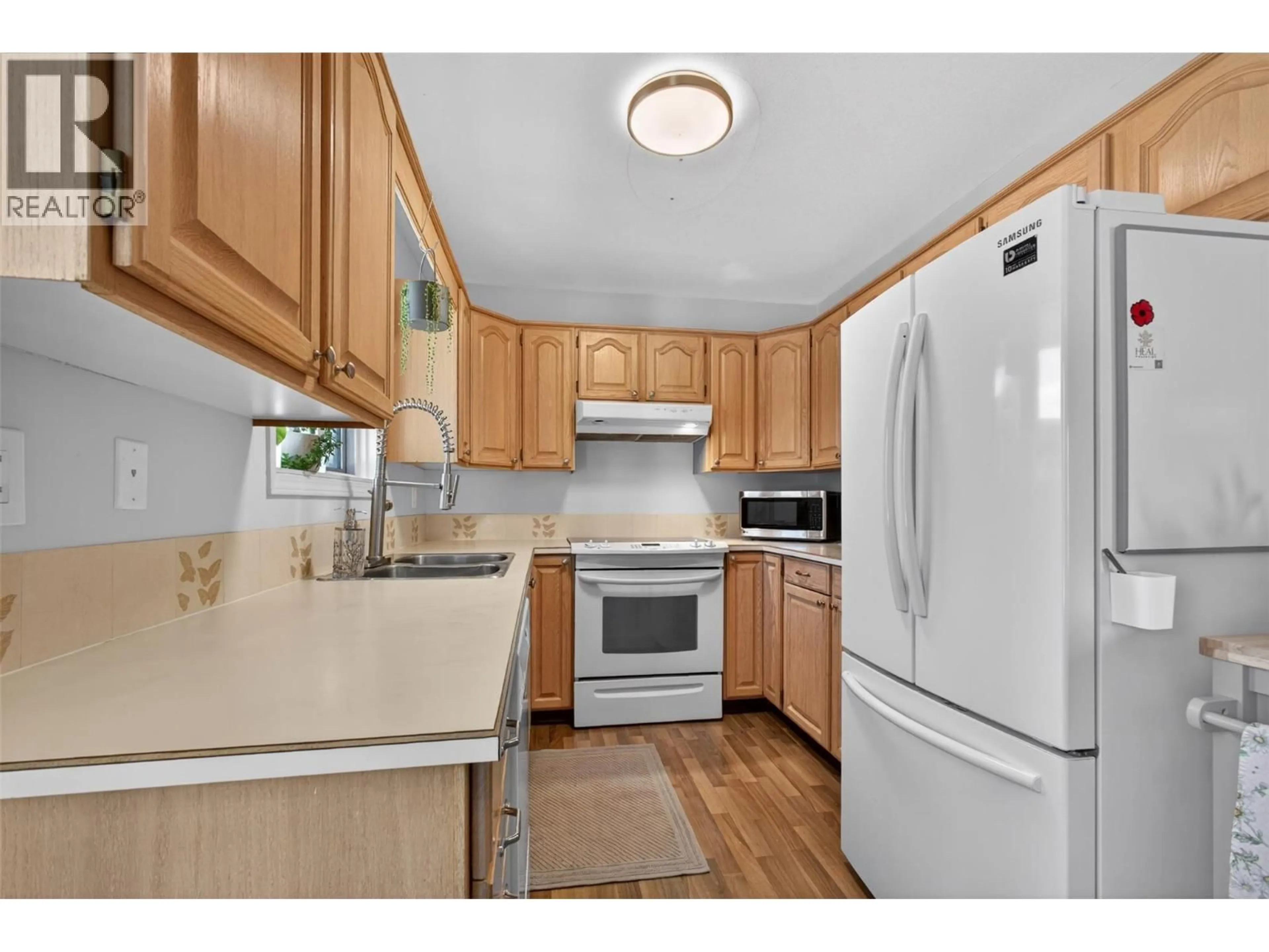 Standard kitchen, unknown for 112 - 1855 LECKIE ROAD, Kelowna British Columbia V1X7H8