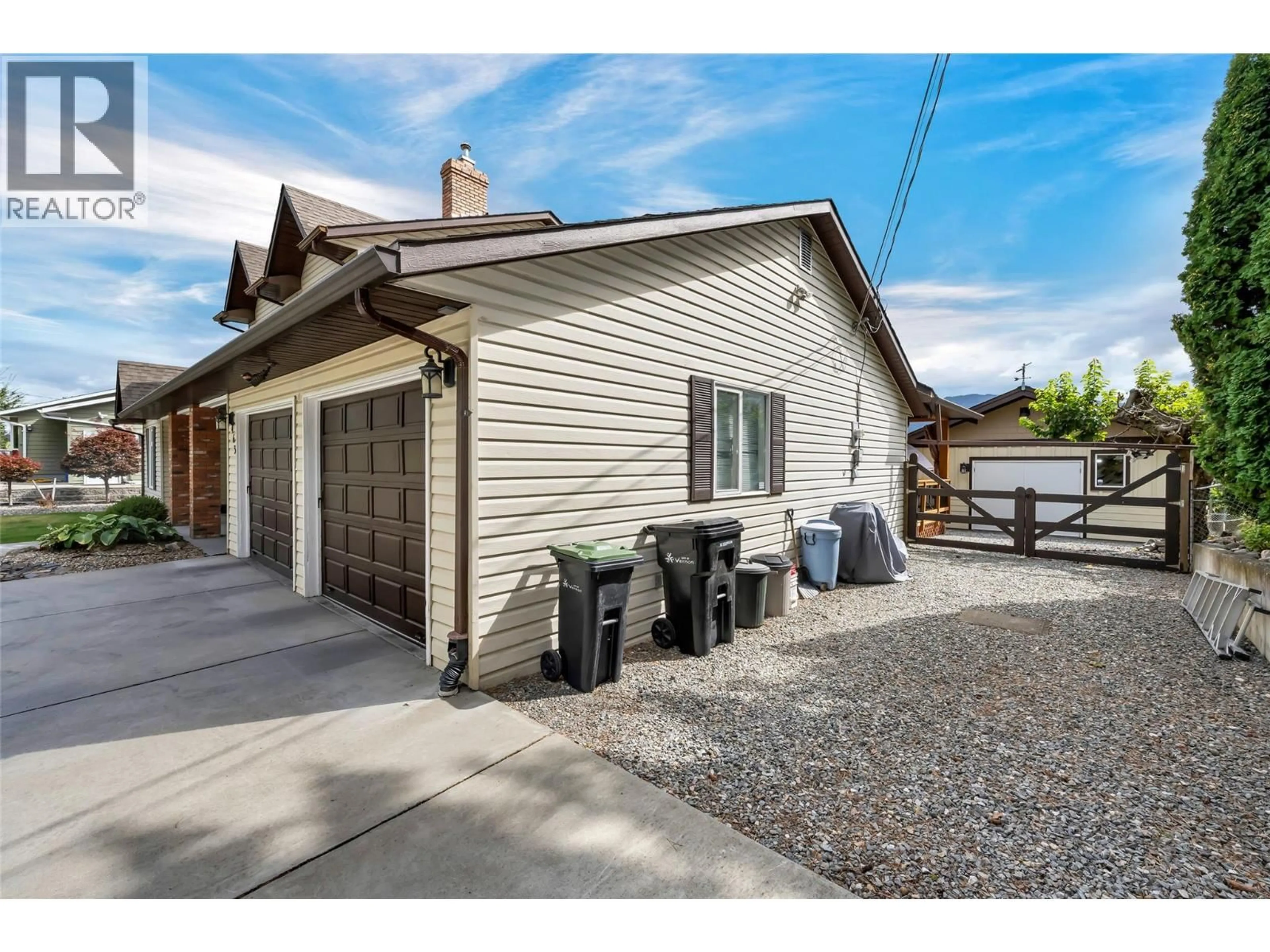Indoor garage for 6463 BLUE JAY ROAD, Vernon British Columbia V1H1W5
