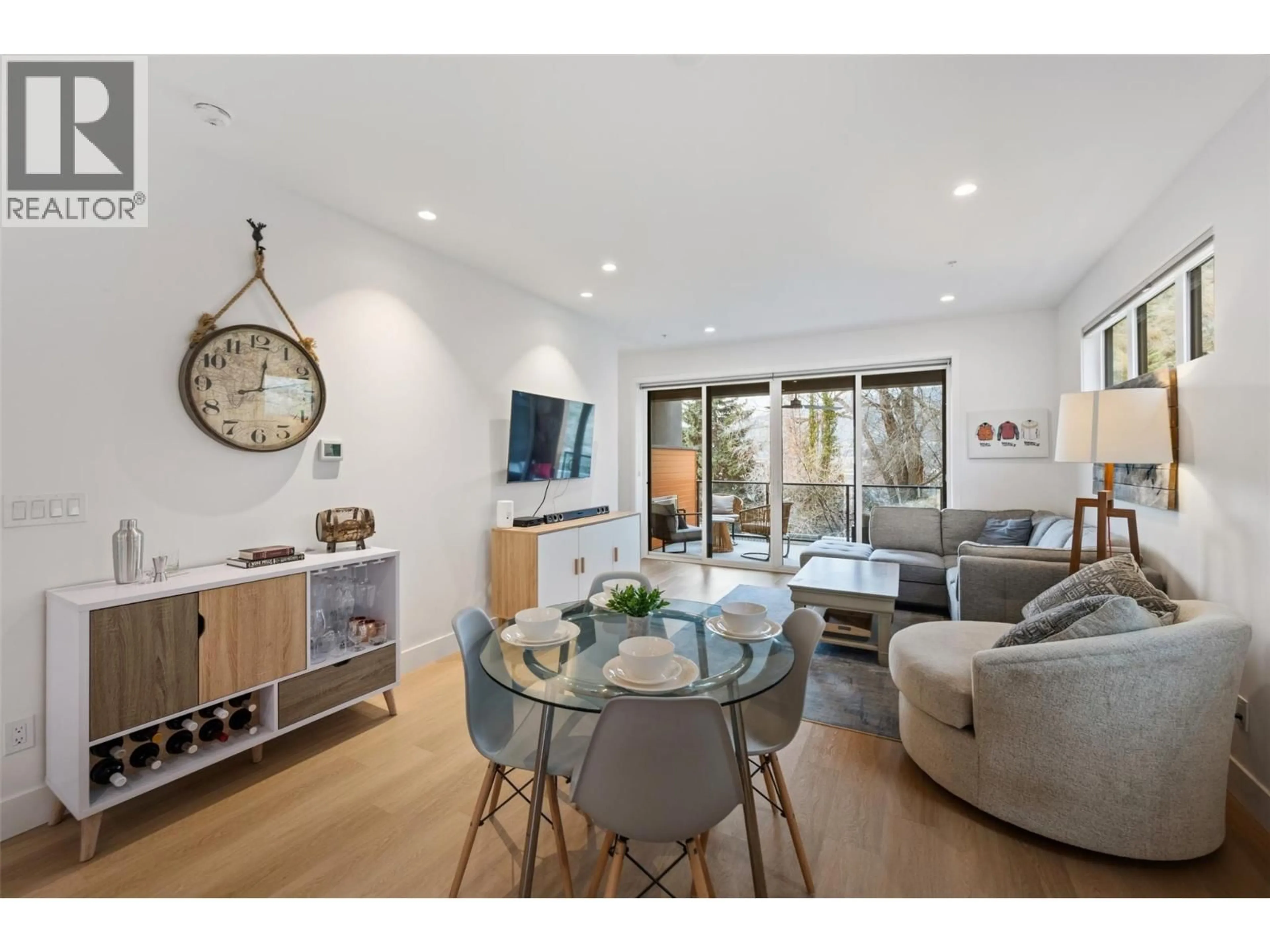 Living room with furniture, unknown for 108 - 555 WADE AVENUE EAST, Penticton British Columbia V2A1T2