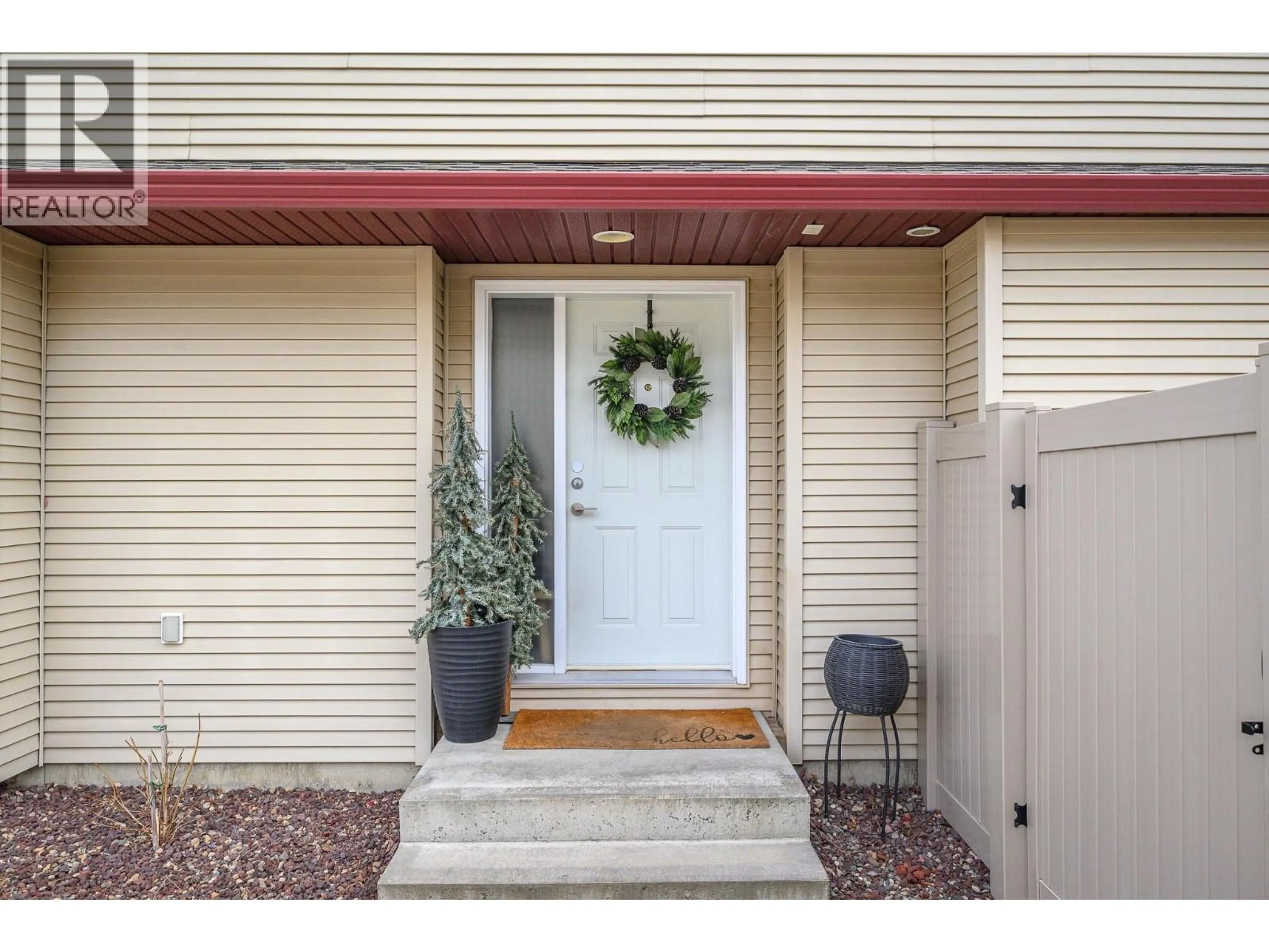 Indoor entryway for 3 - 4407 20 STREET, Vernon British Columbia V1T9T9