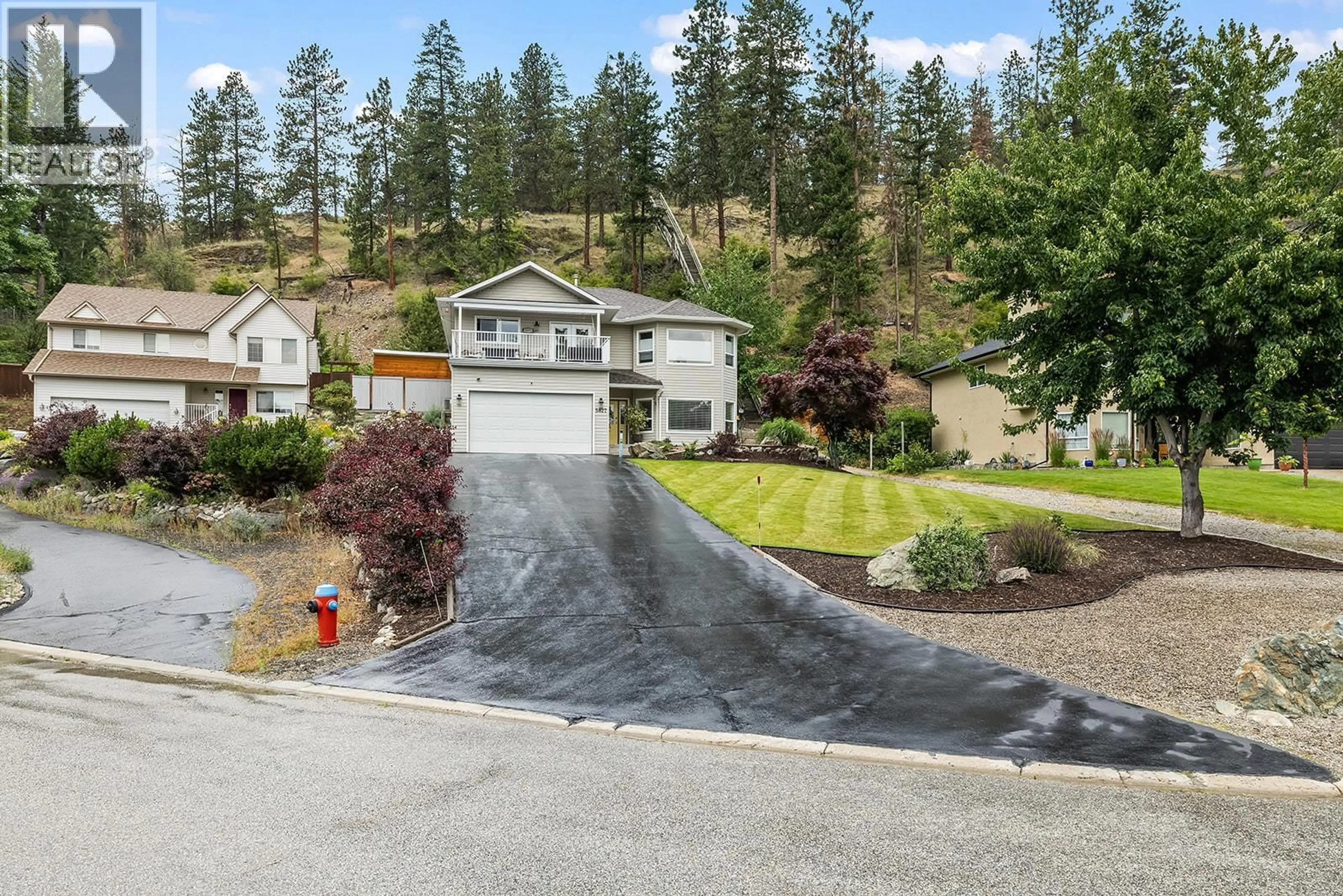 A pic from outside/outdoor area/front of a property/back of a property/a pic from drone, mountain view for 5827 VICTORIA STREET, Peachland British Columbia V0H1X4