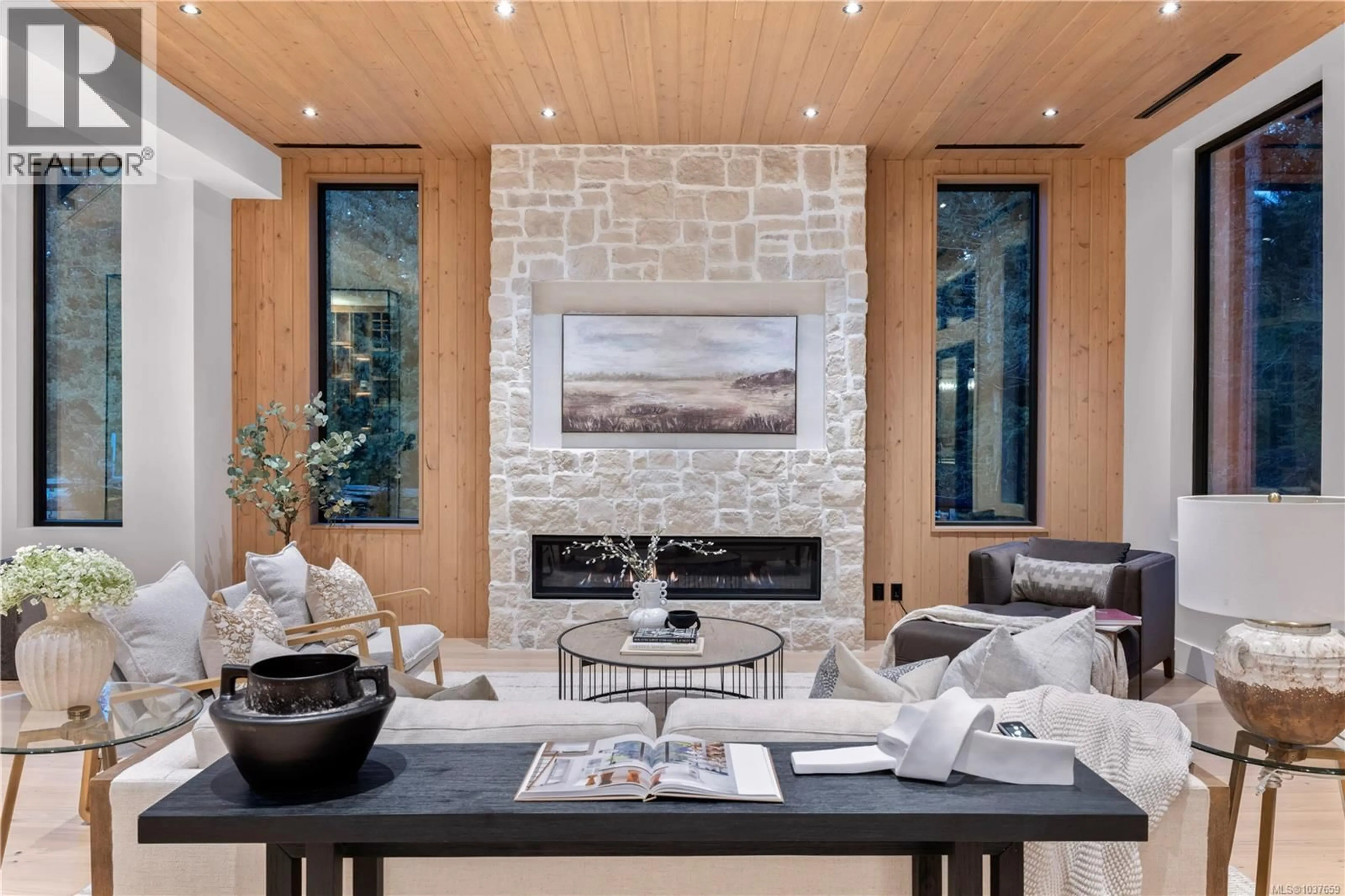 Living room with furniture, unknown for 609 MEDALIST AVENUE, Colwood British Columbia V9C0R7