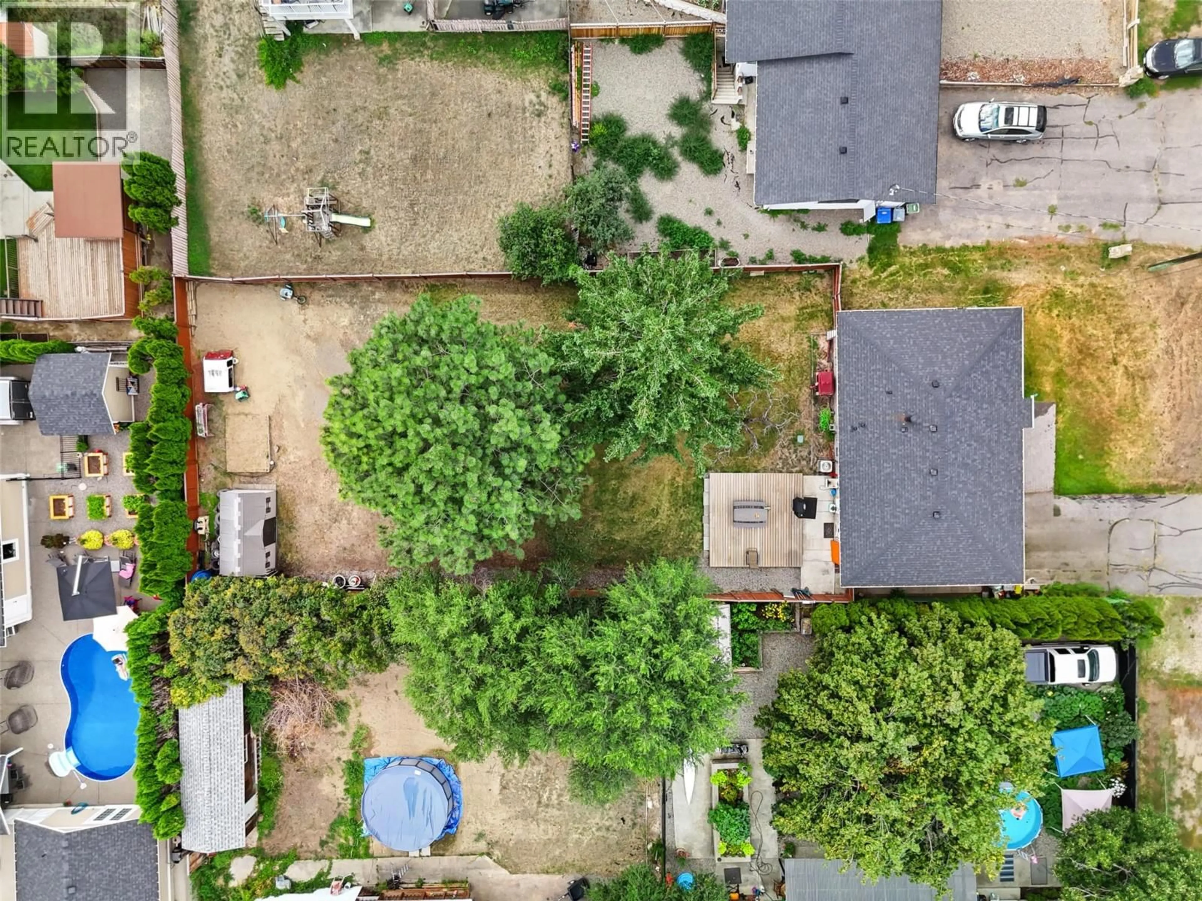 A pic from outside/outdoor area/front of a property/back of a property/a pic from drone, street for 1721 BRUNNER AVENUE, Kamloops British Columbia V2B4K1