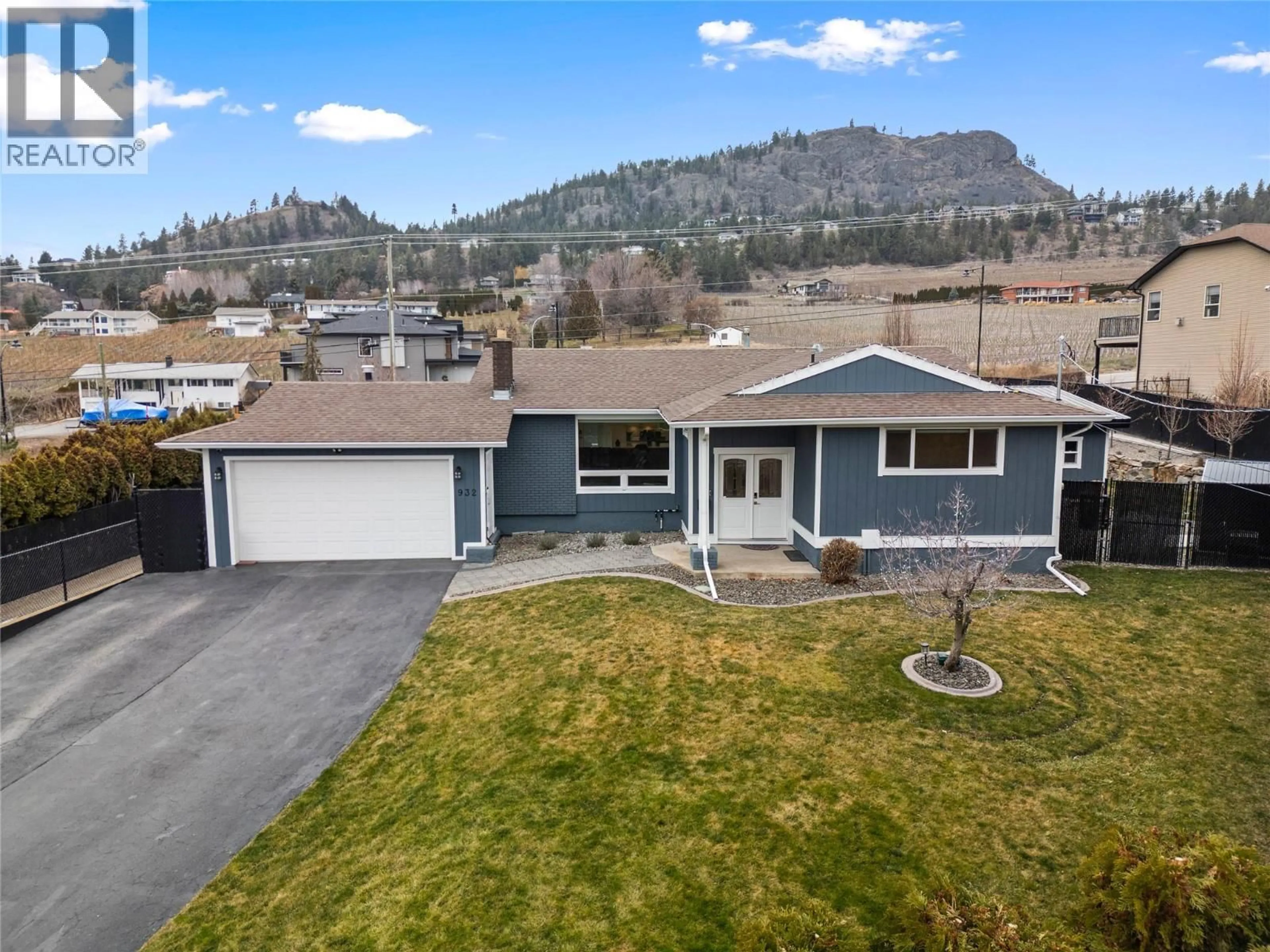 A pic from outside/outdoor area/front of a property/back of a property/a pic from drone, mountain view for 932 MCCARTNEY ROAD, West Kelowna British Columbia V1Z1S1
