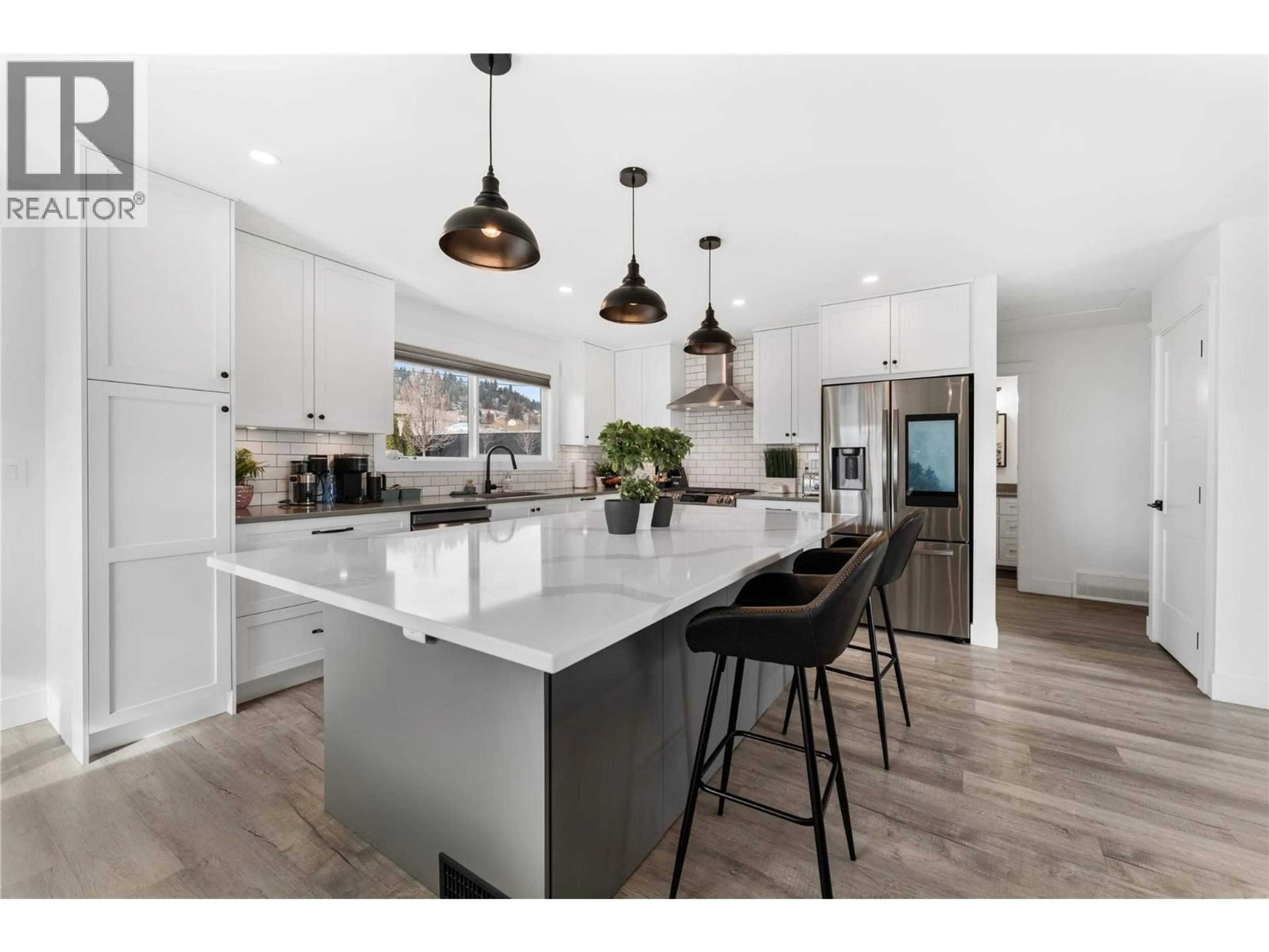 Open concept kitchen, unknown for 932 MCCARTNEY ROAD, West Kelowna British Columbia V1Z1S1
