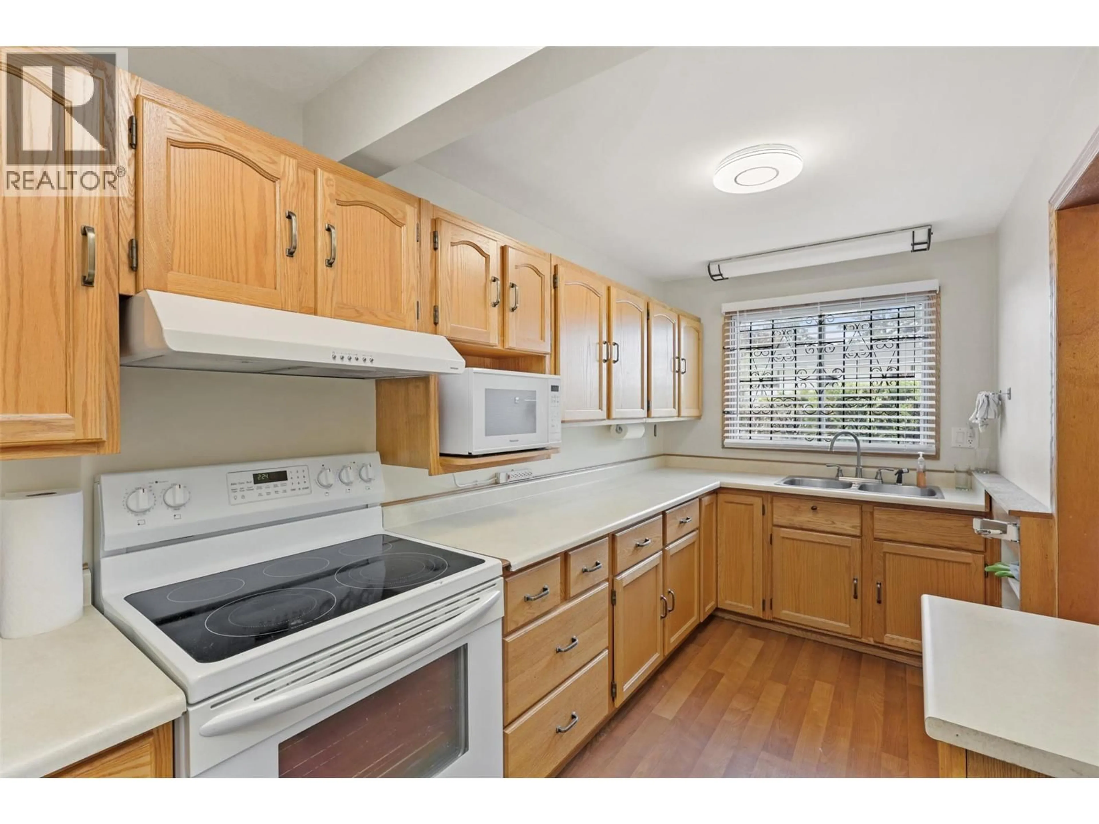 Standard kitchen, unknown for 376 ALEXANDER AVENUE, Kamloops British Columbia V2B3R3