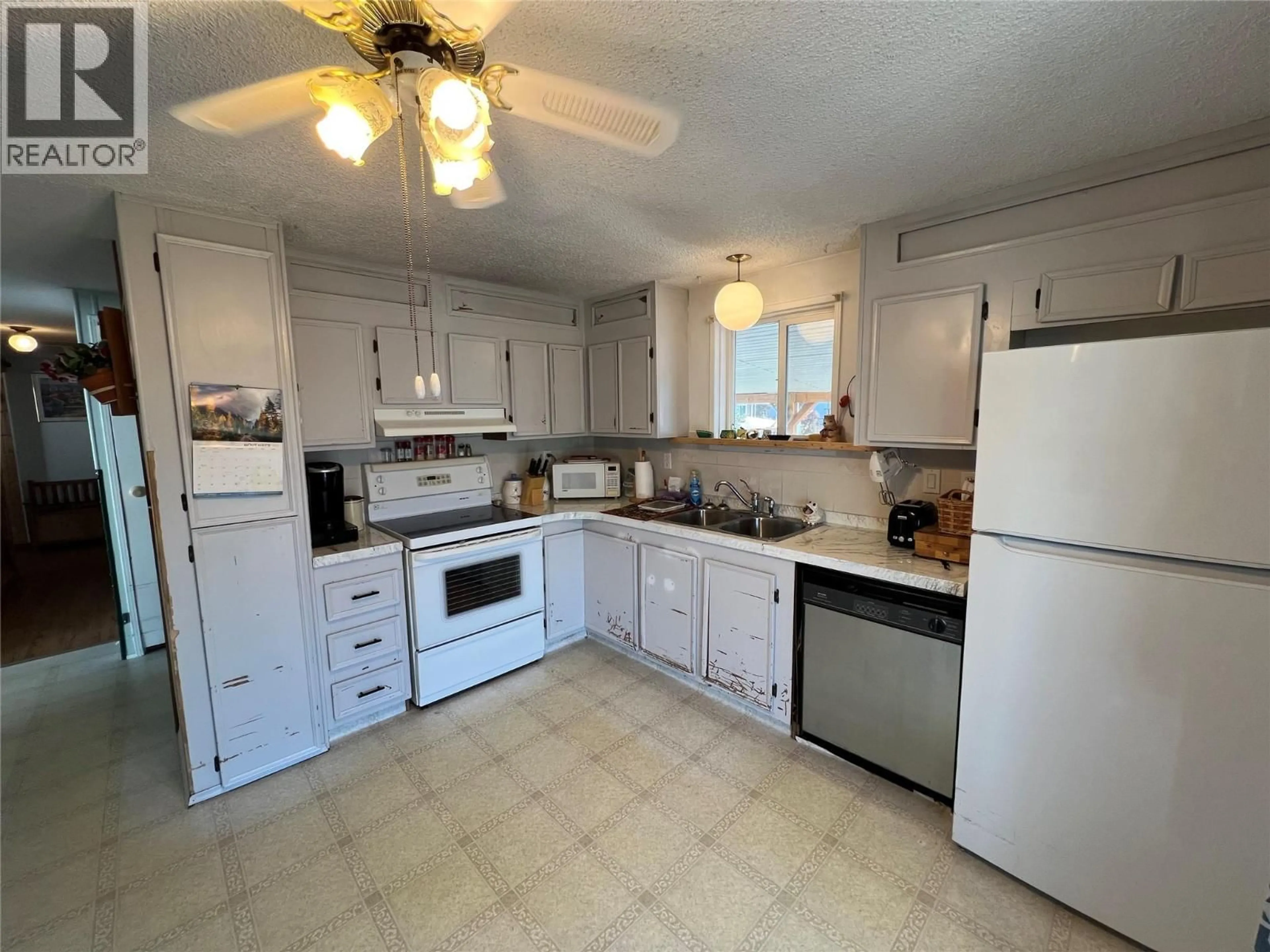 Standard kitchen, unknown for 10A - 1909 ERICKSON ROAD, Erickson British Columbia V0B1G1