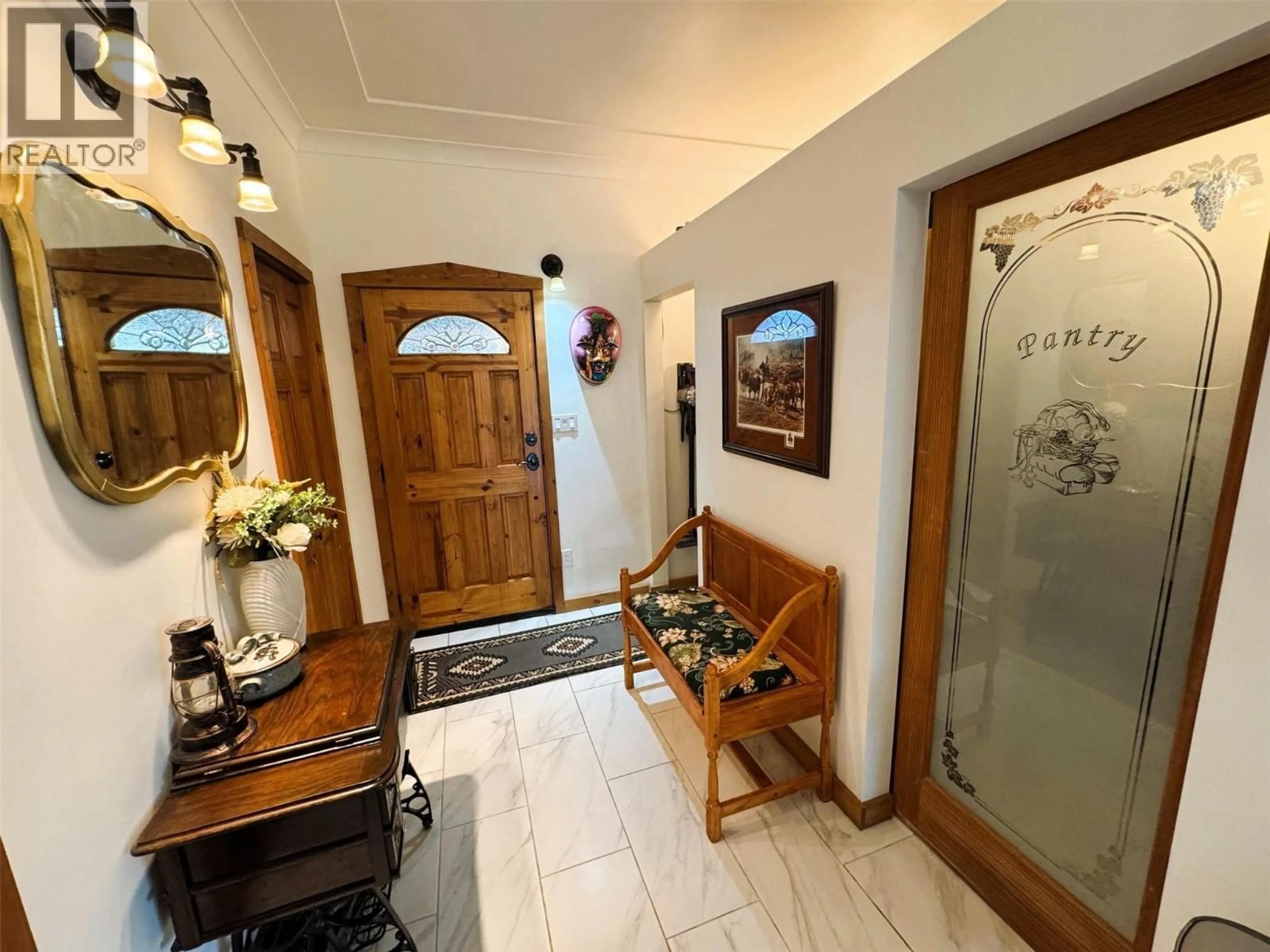 Indoor entryway for 2200 ALMOND GARDENS ROAD EAST, Grand Forks British Columbia V0H1H4