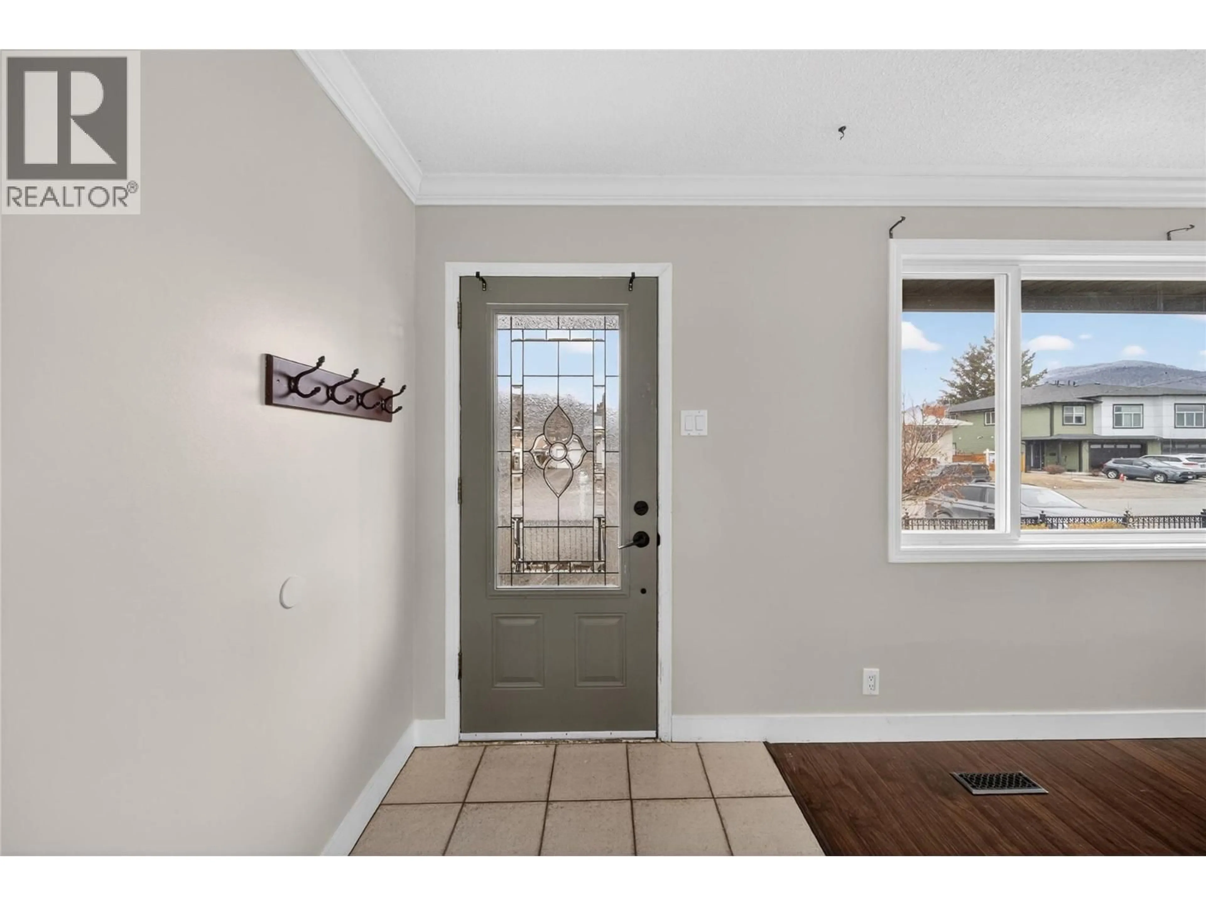 Indoor entryway for 1153 LETHBRIDGE AVENUE, Kamloops British Columbia V2B1Y3