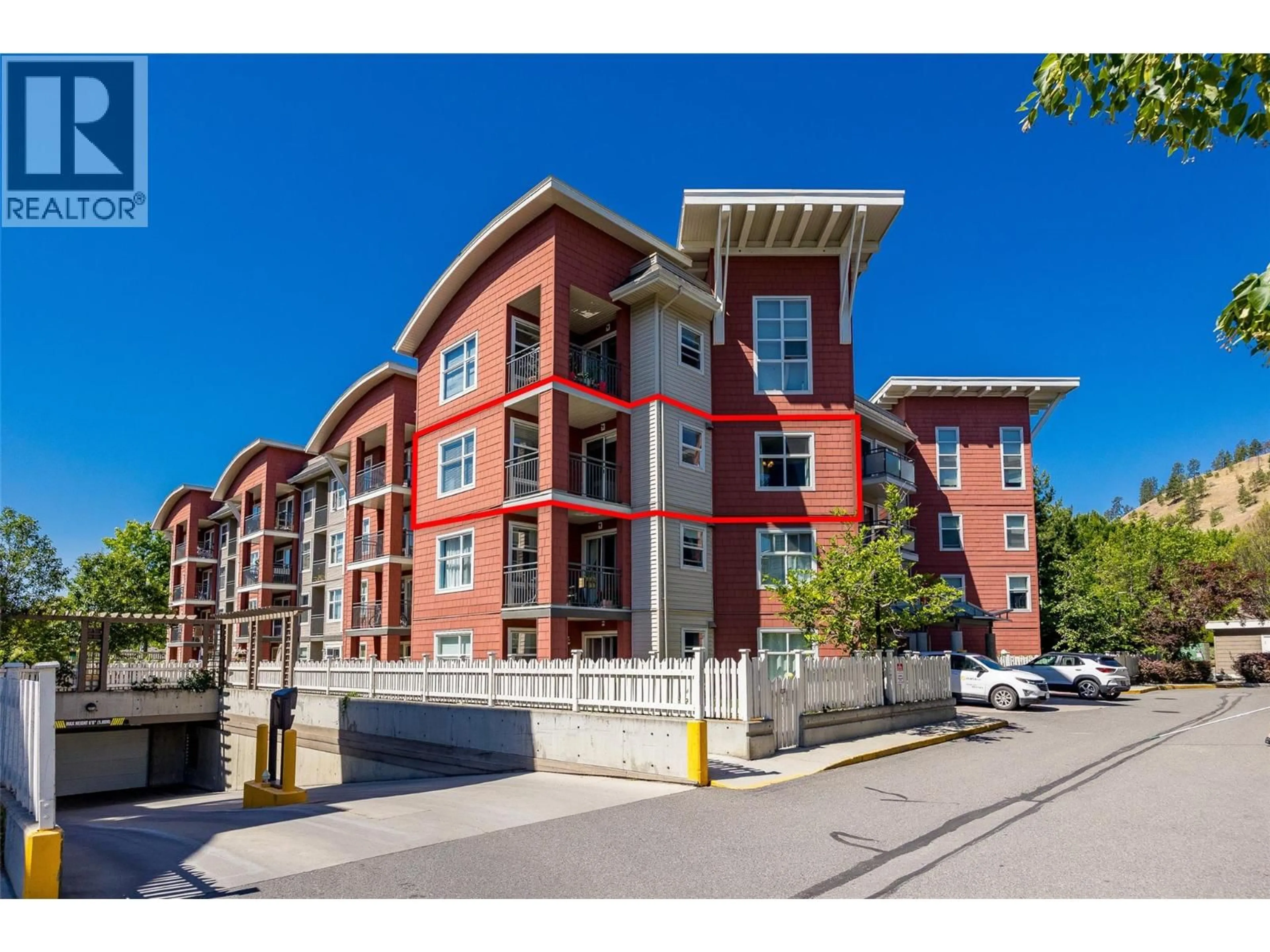 Home with brick exterior material, building for 301 - 555 YATES ROAD, Kelowna British Columbia V1V2V2