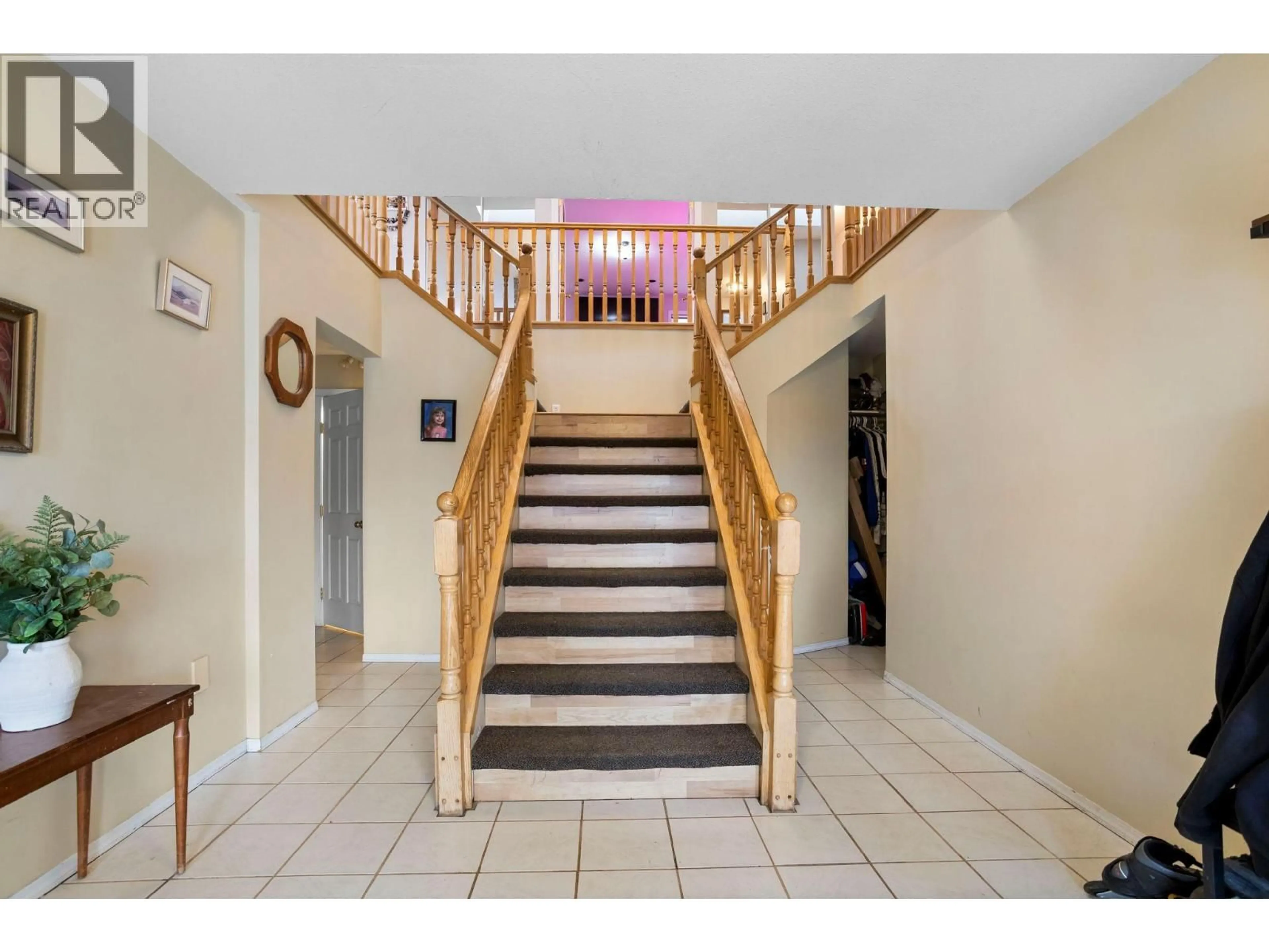 Indoor foyer for 1690 BANN STREET, Merritt British Columbia V1K1E9