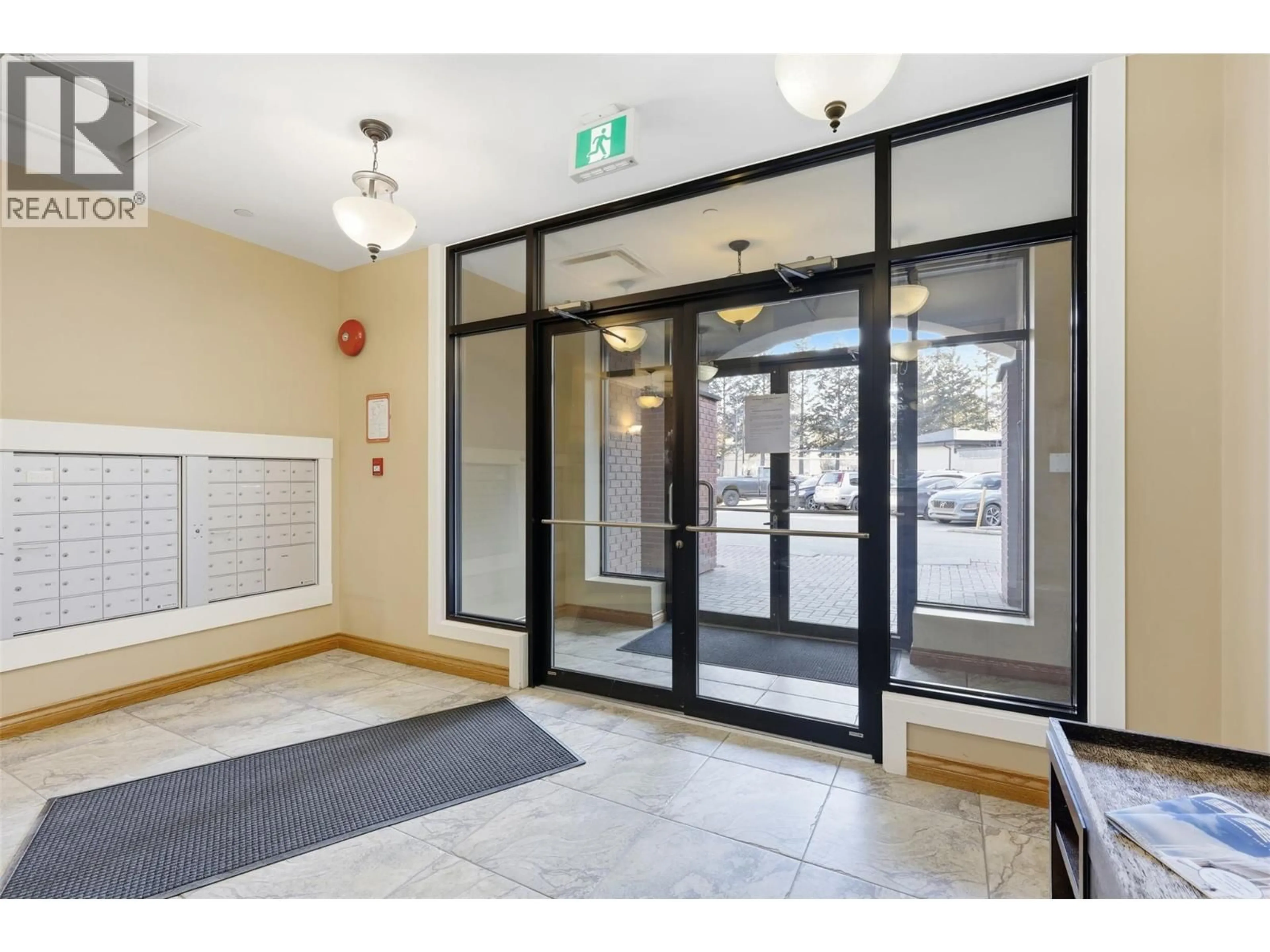 Indoor foyer for 405 - 755 MCGILL ROAD, Kamloops British Columbia V2C0B6