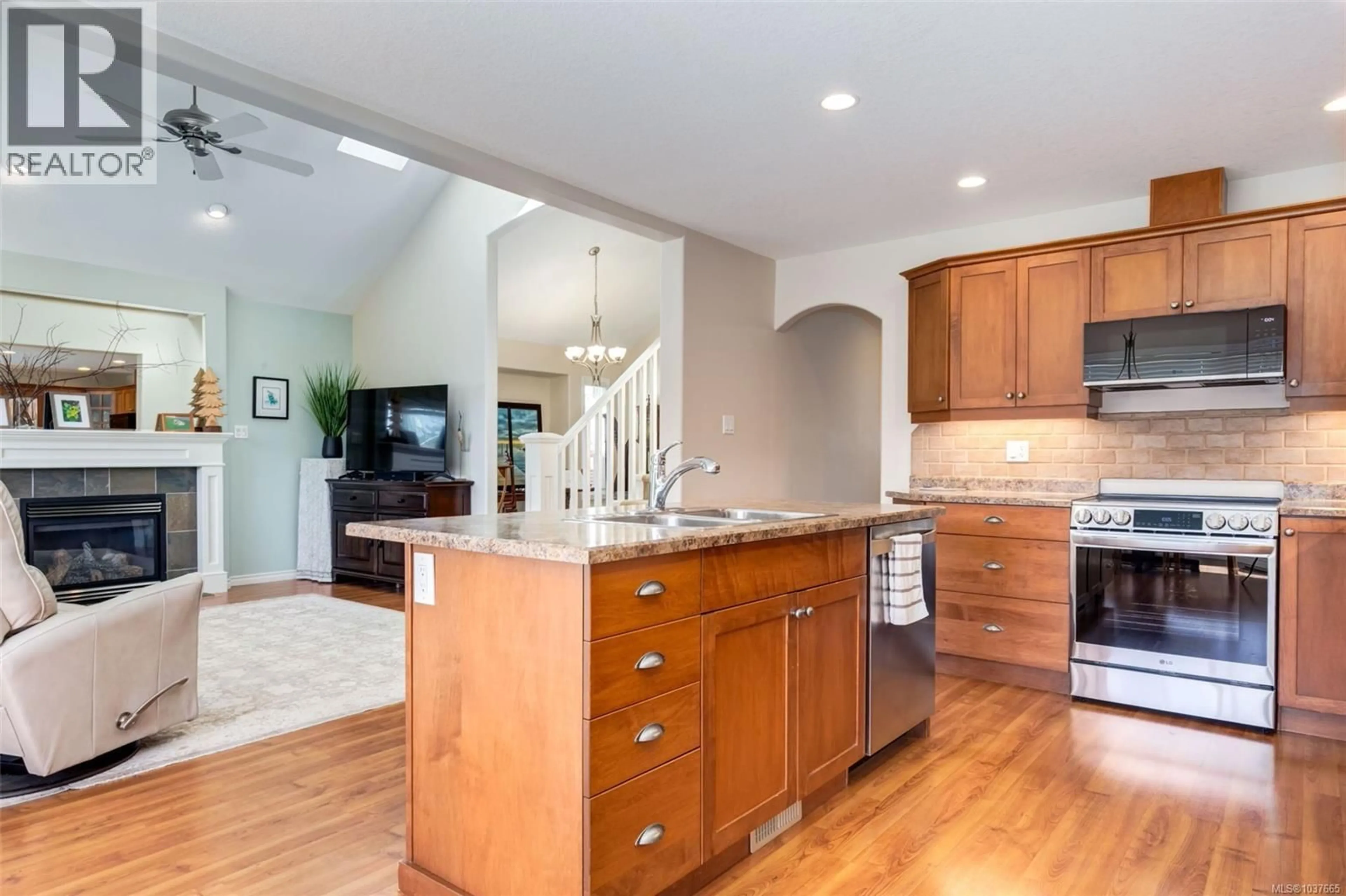 Open concept kitchen, unknown for 1153 ROBERTON BOULEVARD, Parksville British Columbia V9P2R6
