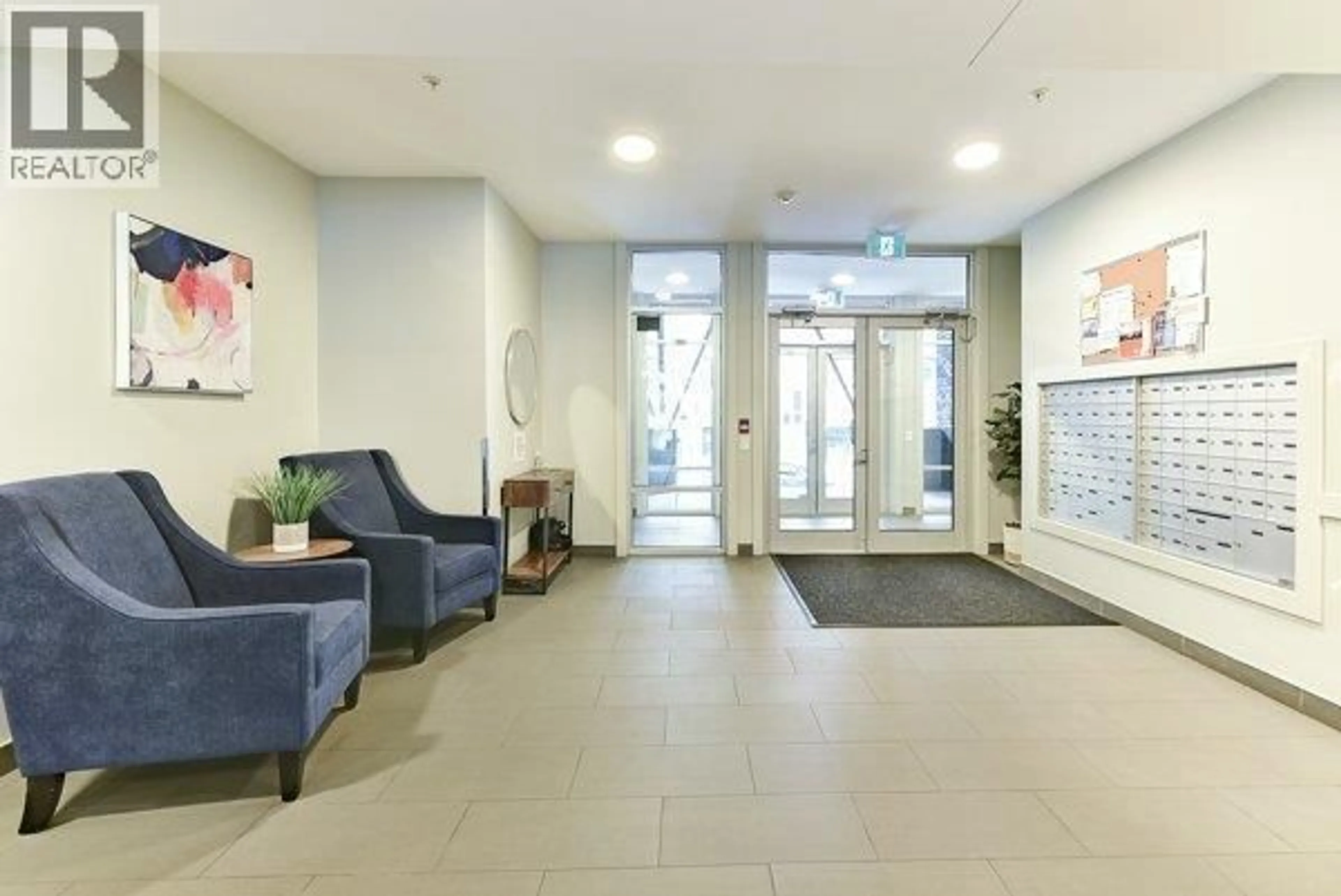 Indoor foyer for 505 - 722 VALLEY ROAD, Kelowna British Columbia V1V0E2