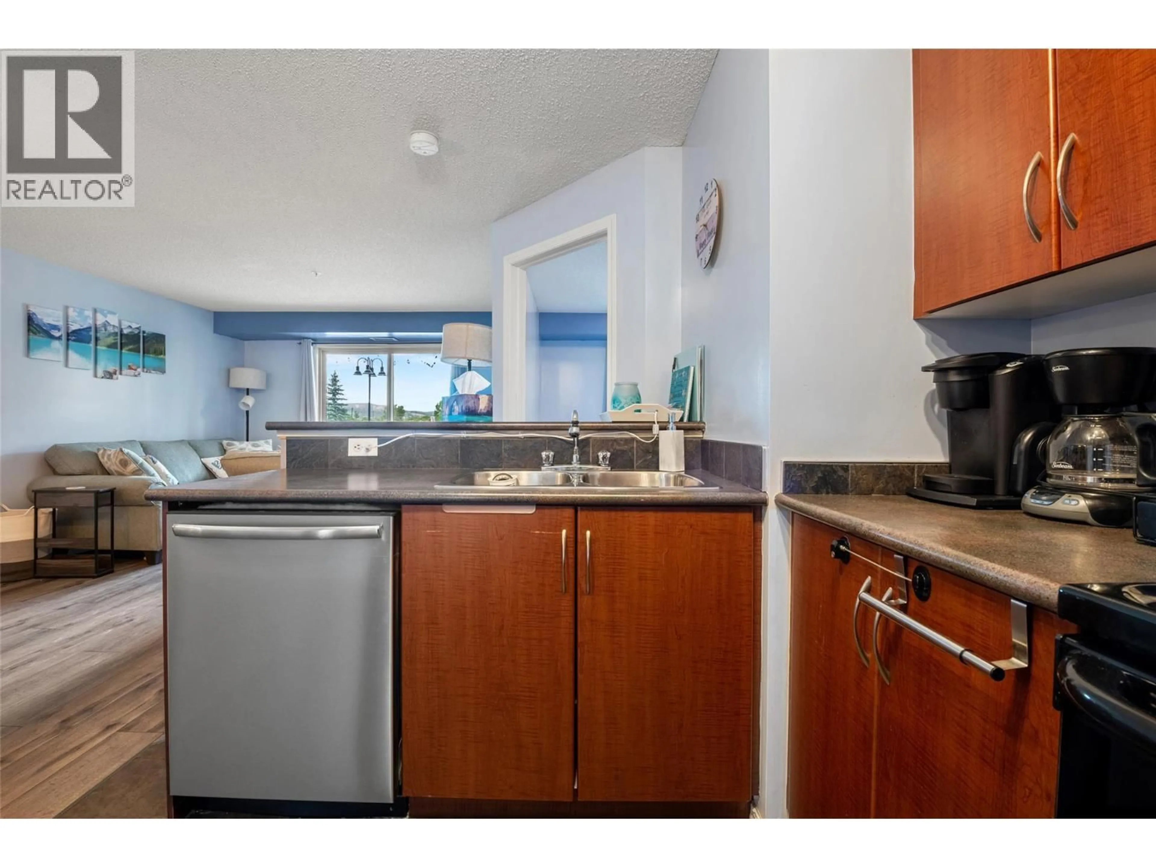 Standard kitchen, unknown for 1201 - 205 THIRD AVENUE, Invermere British Columbia V0A1K0