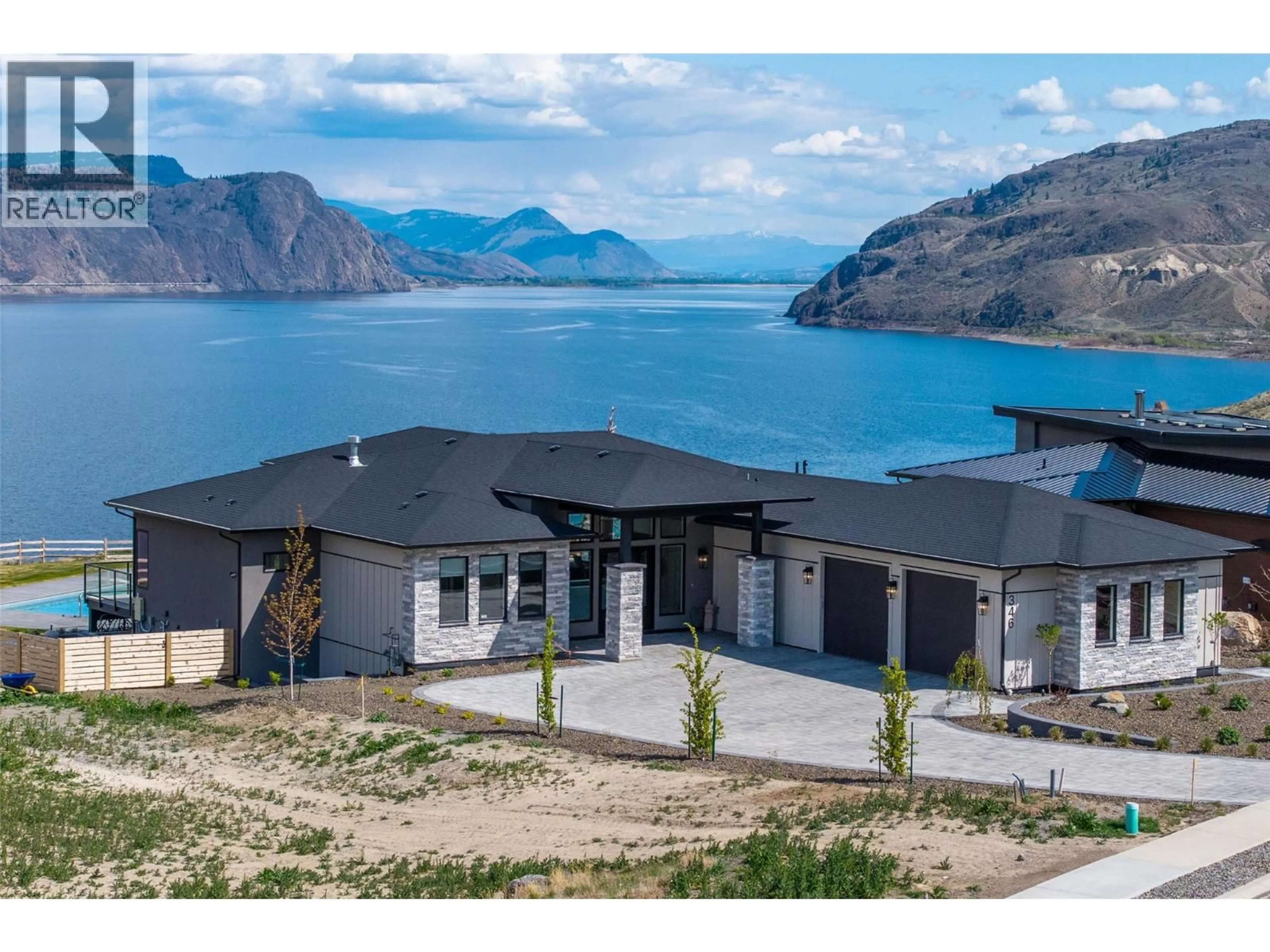A pic from outside/outdoor area/front of a property/back of a property/a pic from drone, water/lake/river/ocean view for 346 RUE CHEVAL NOIR OTHER, Kamloops British Columbia V1S0G2