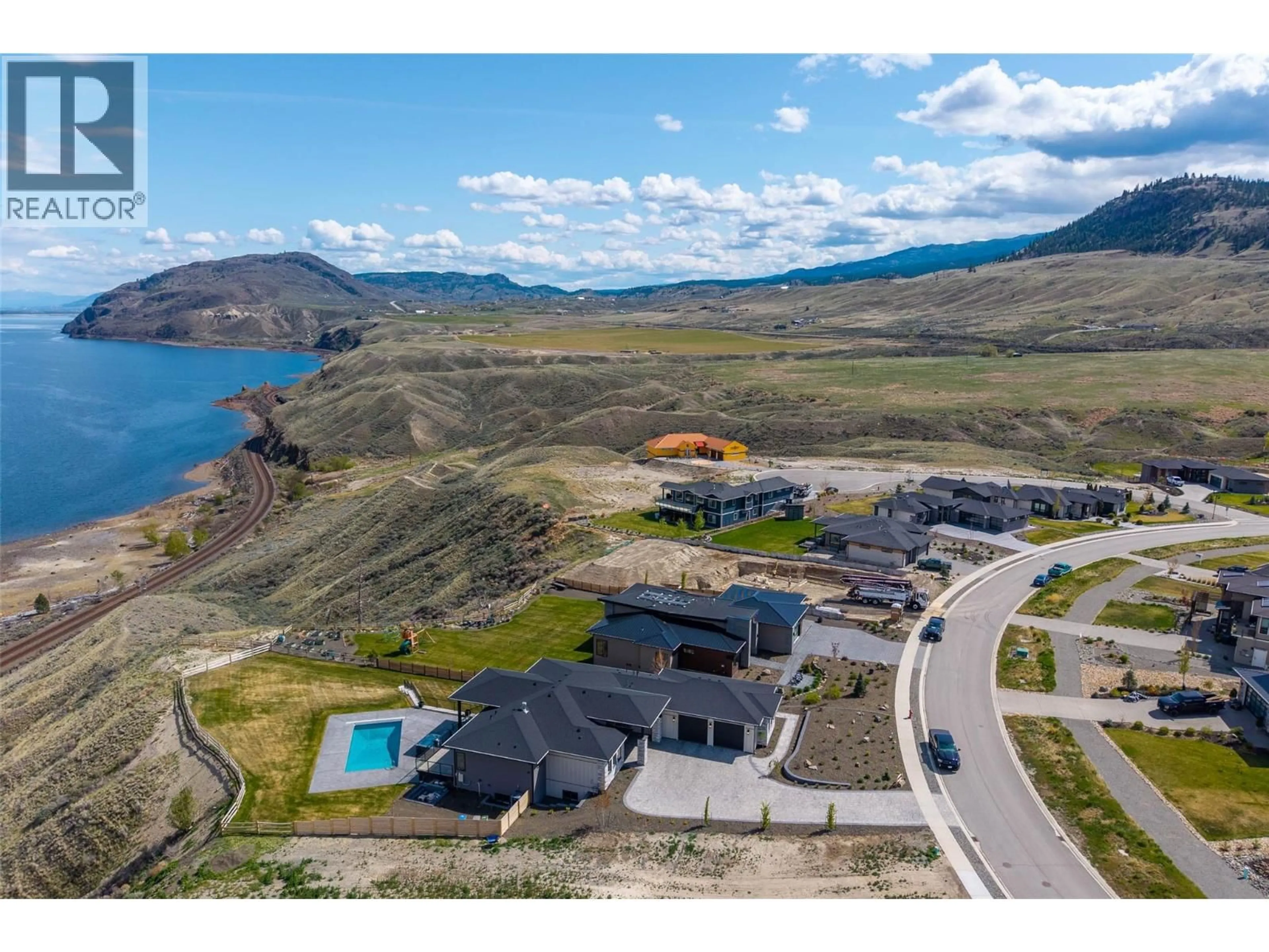 A pic from outside/outdoor area/front of a property/back of a property/a pic from drone, water/lake/river/ocean view for 346 RUE CHEVAL NOIR OTHER, Kamloops British Columbia V1S0G2