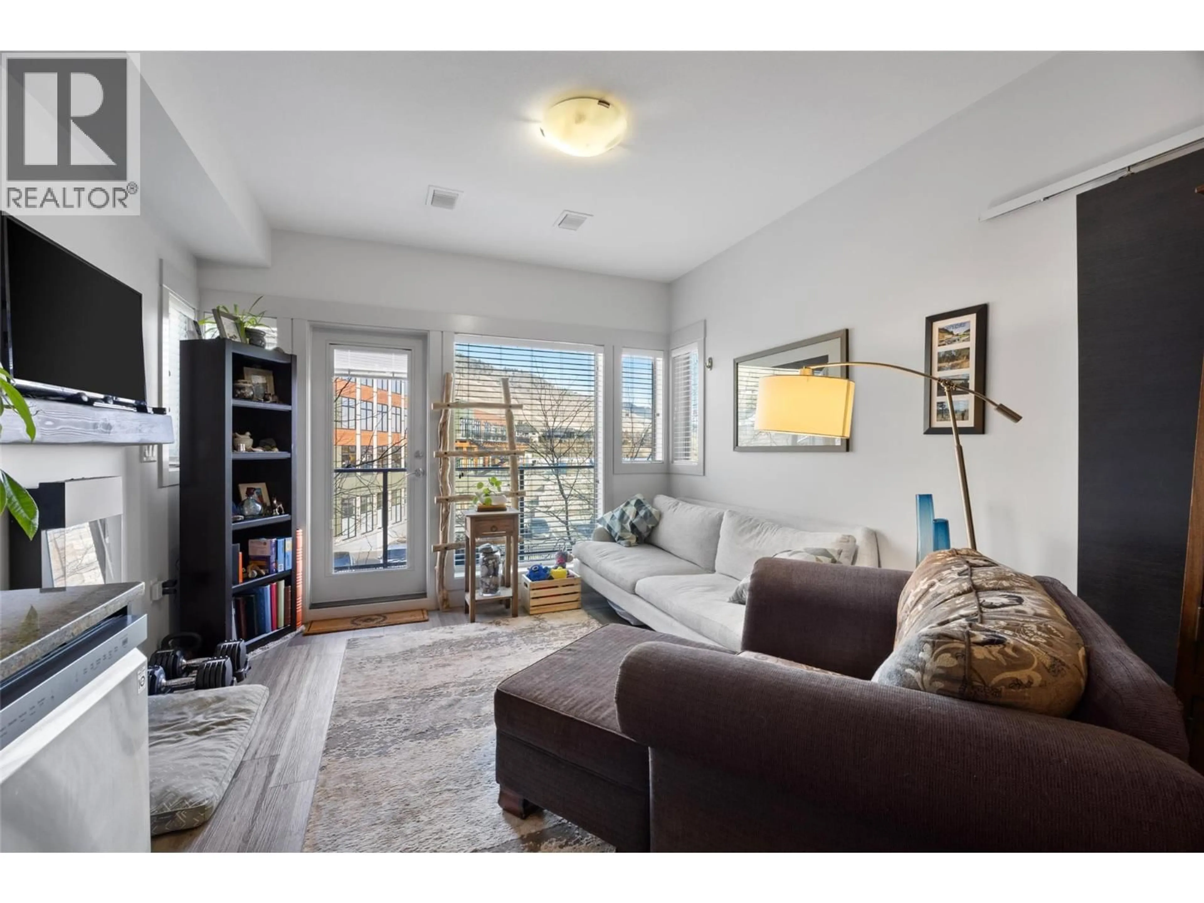 Living room with furniture, unknown for 1306 - 1000 TALASA WAY, Kamloops British Columbia V2H0C2