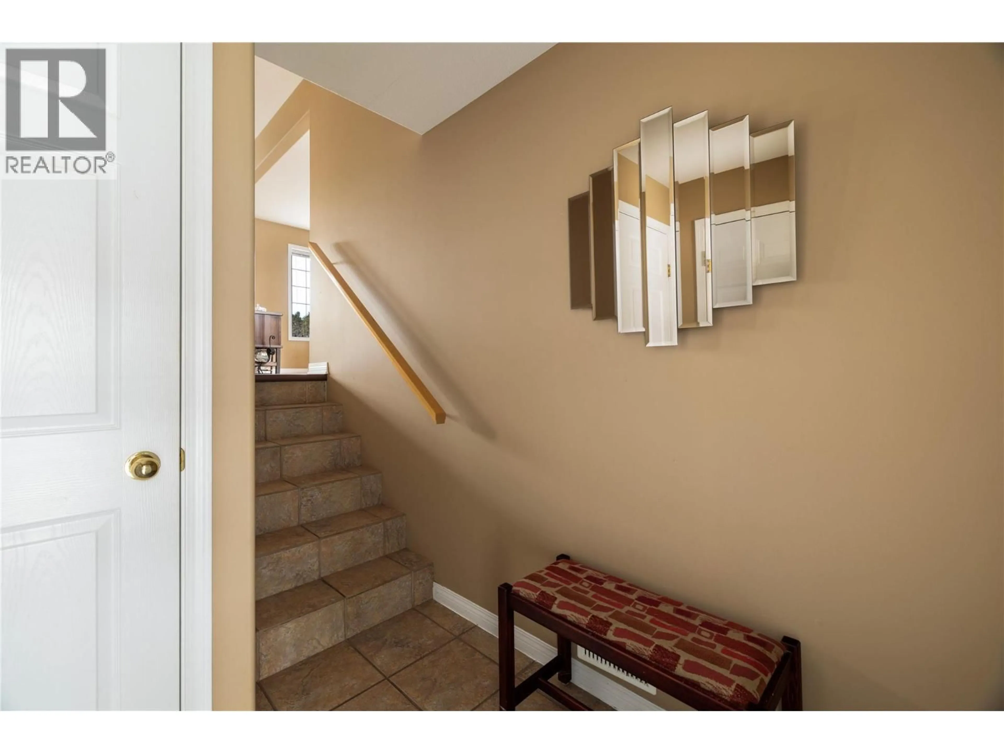 Indoor entryway for 140 - 5501 20 STREET, Vernon British Columbia V1T7T2