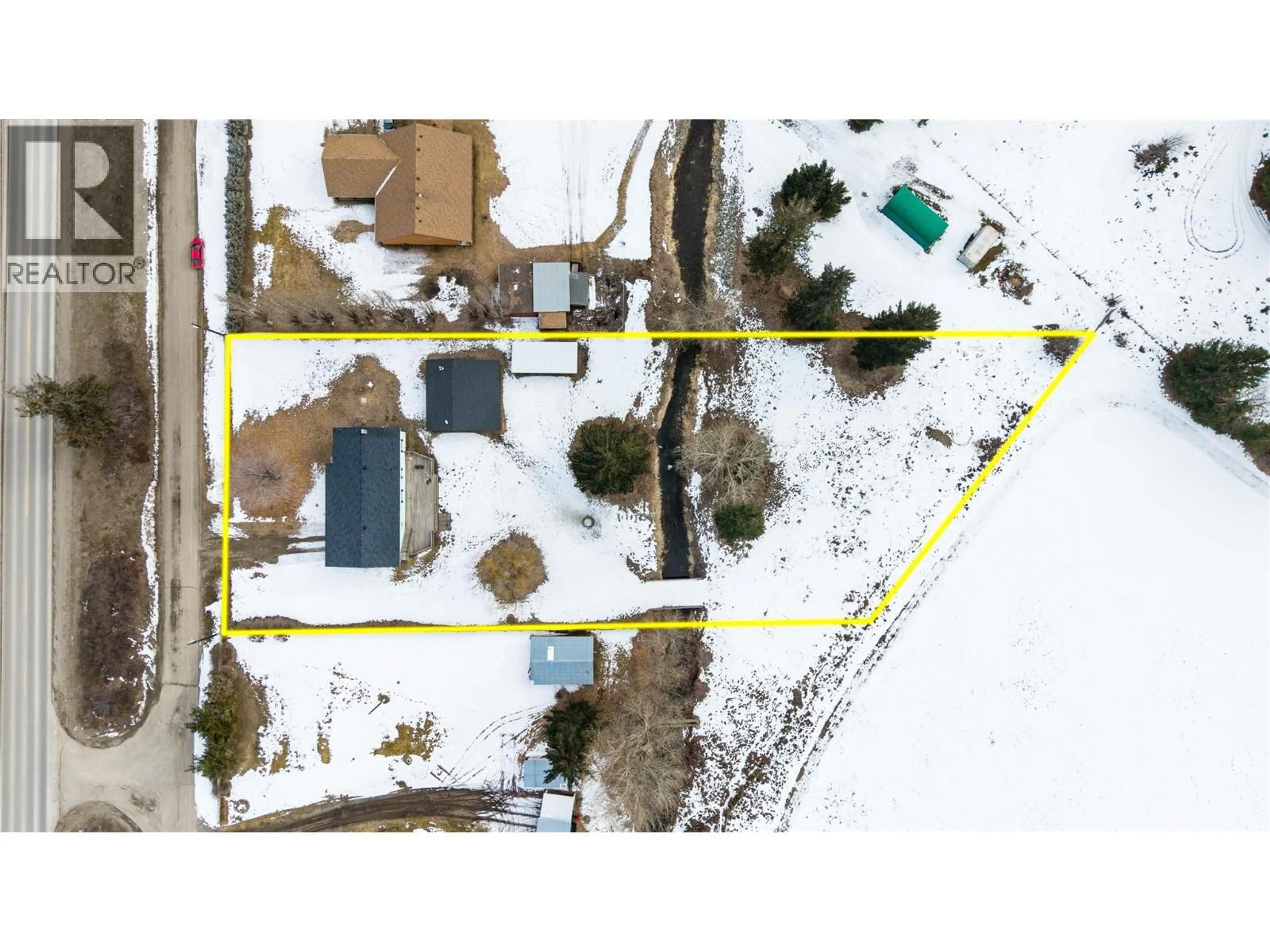 A pic from outside/outdoor area/front of a property/back of a property/a pic from drone, building for 1086 SEVEN MILE ROAD, Princeton British Columbia V0X1W0