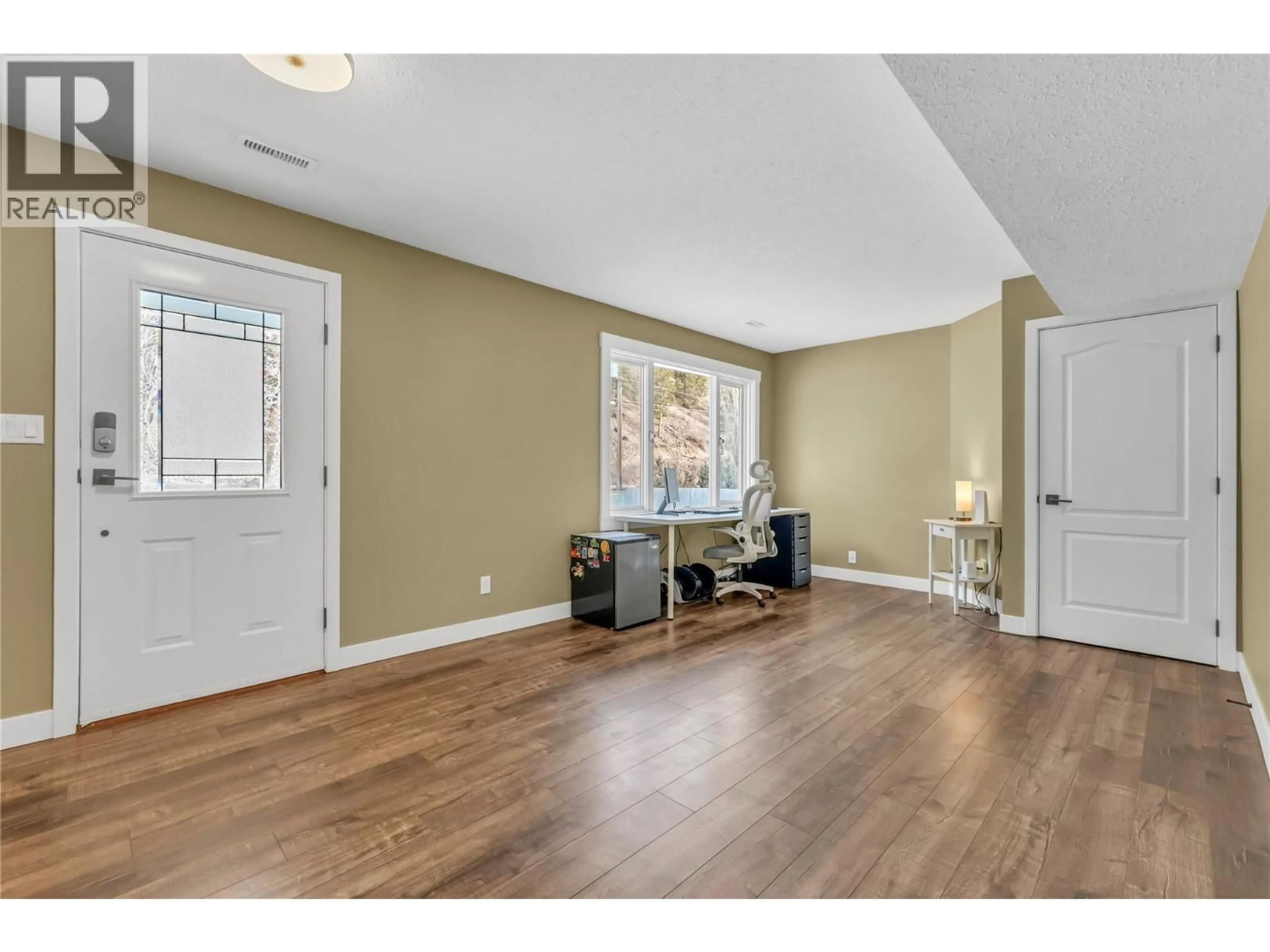 Indoor entryway for 1086 SEVEN MILE ROAD, Princeton British Columbia V0X1W0