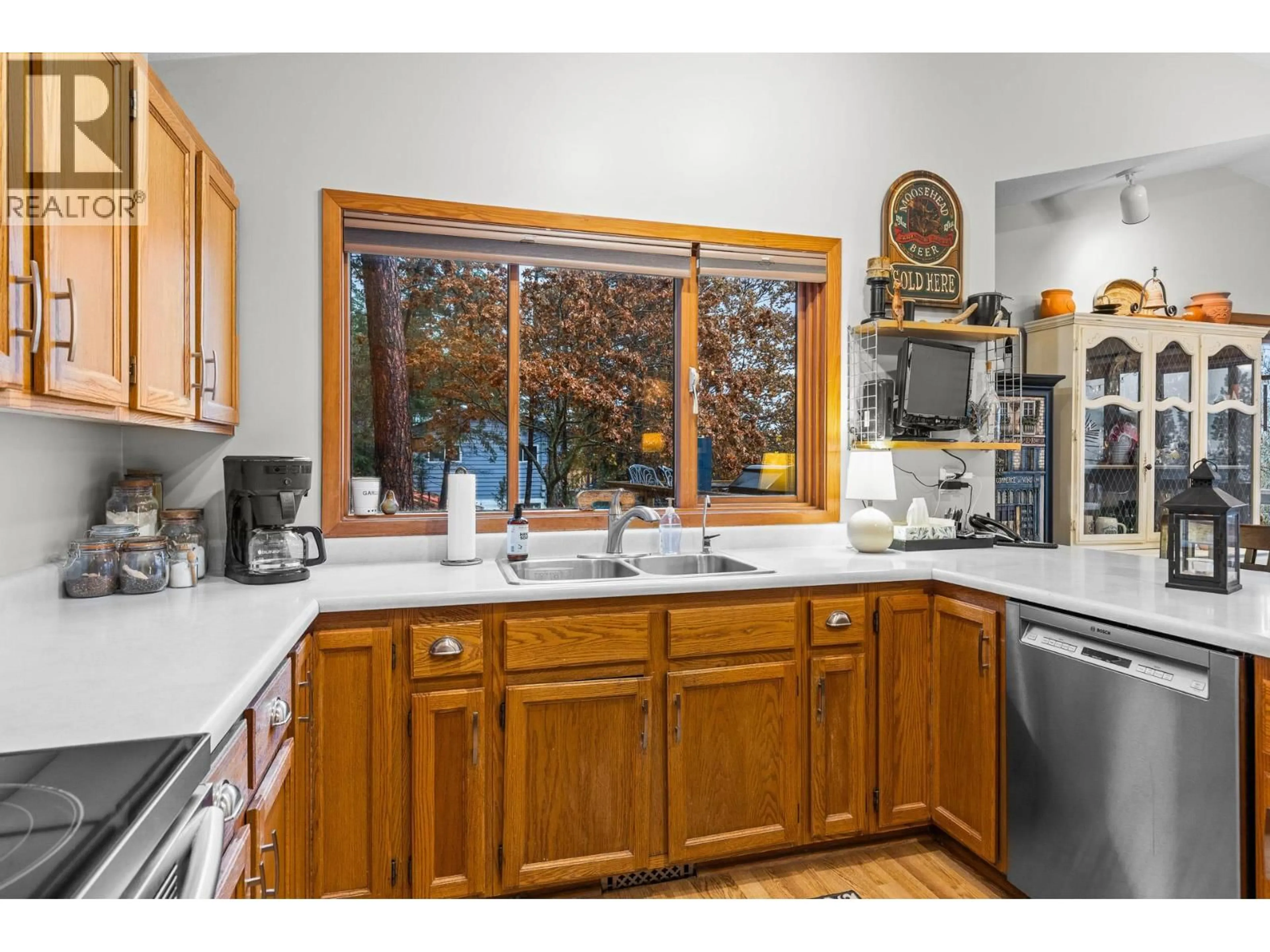 Standard kitchen, ceramic/tile floor for 16455 COMMONAGE ROAD, Lake Country British Columbia V4V1B3