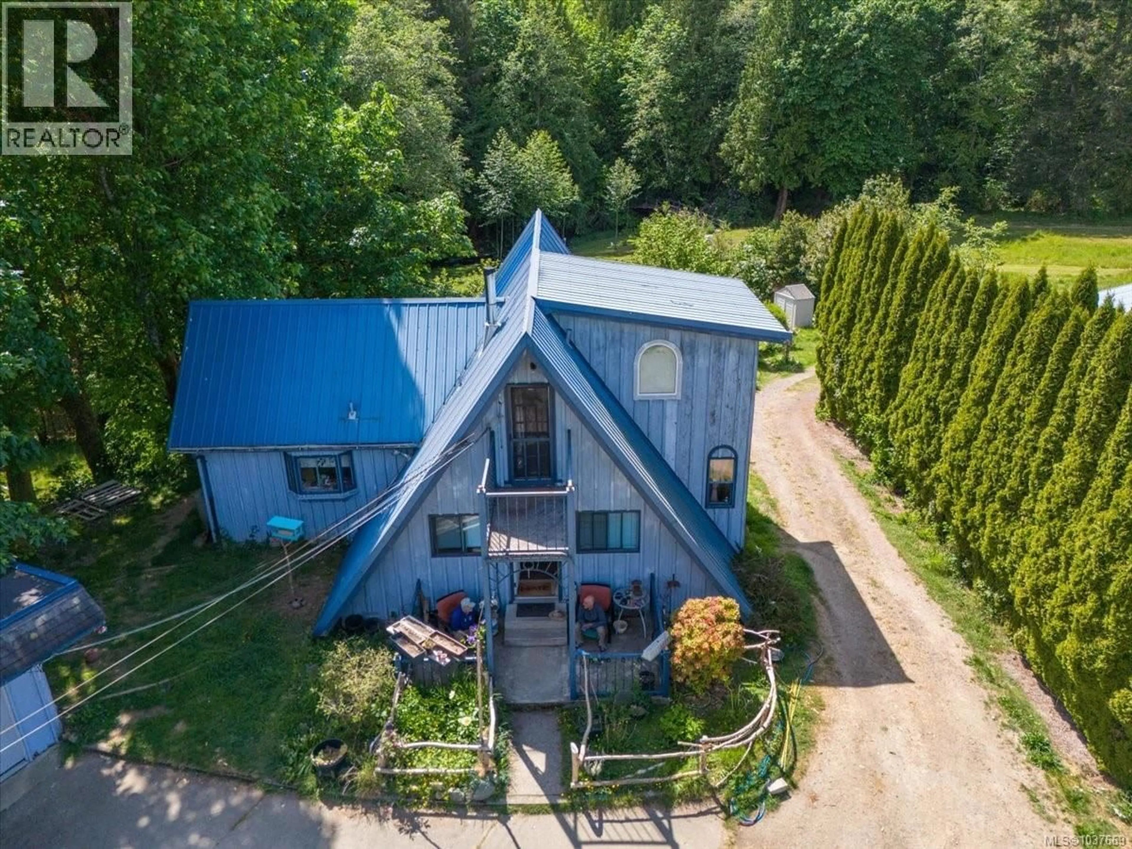 A pic from outside/outdoor area/front of a property/back of a property/a pic from drone, unknown for 1271 WINCHESTER ROAD, Coombs British Columbia V9K1W9
