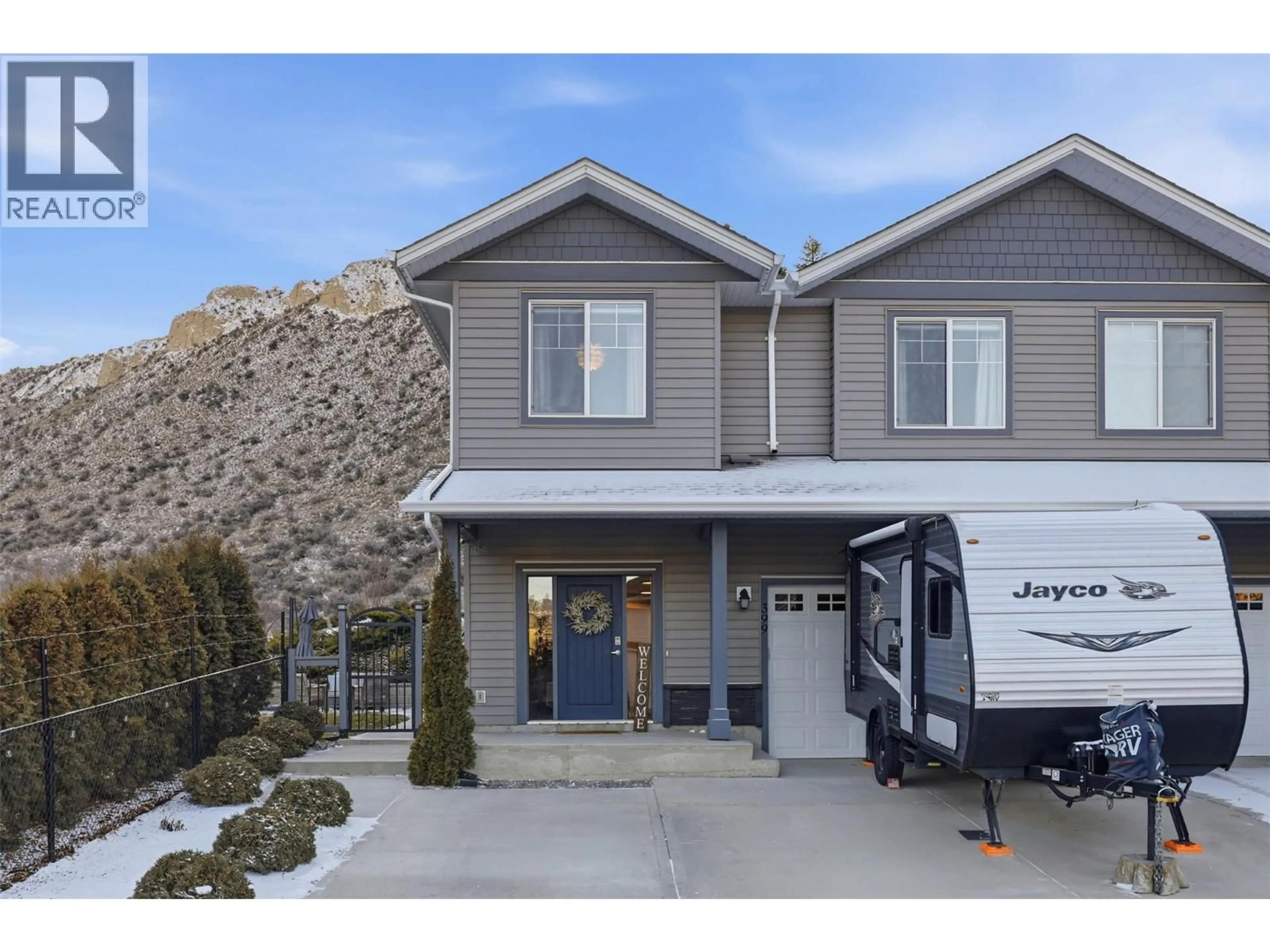 Home with vinyl exterior material, street for 399 WING PLACE, Kamloops British Columbia V2C0H2