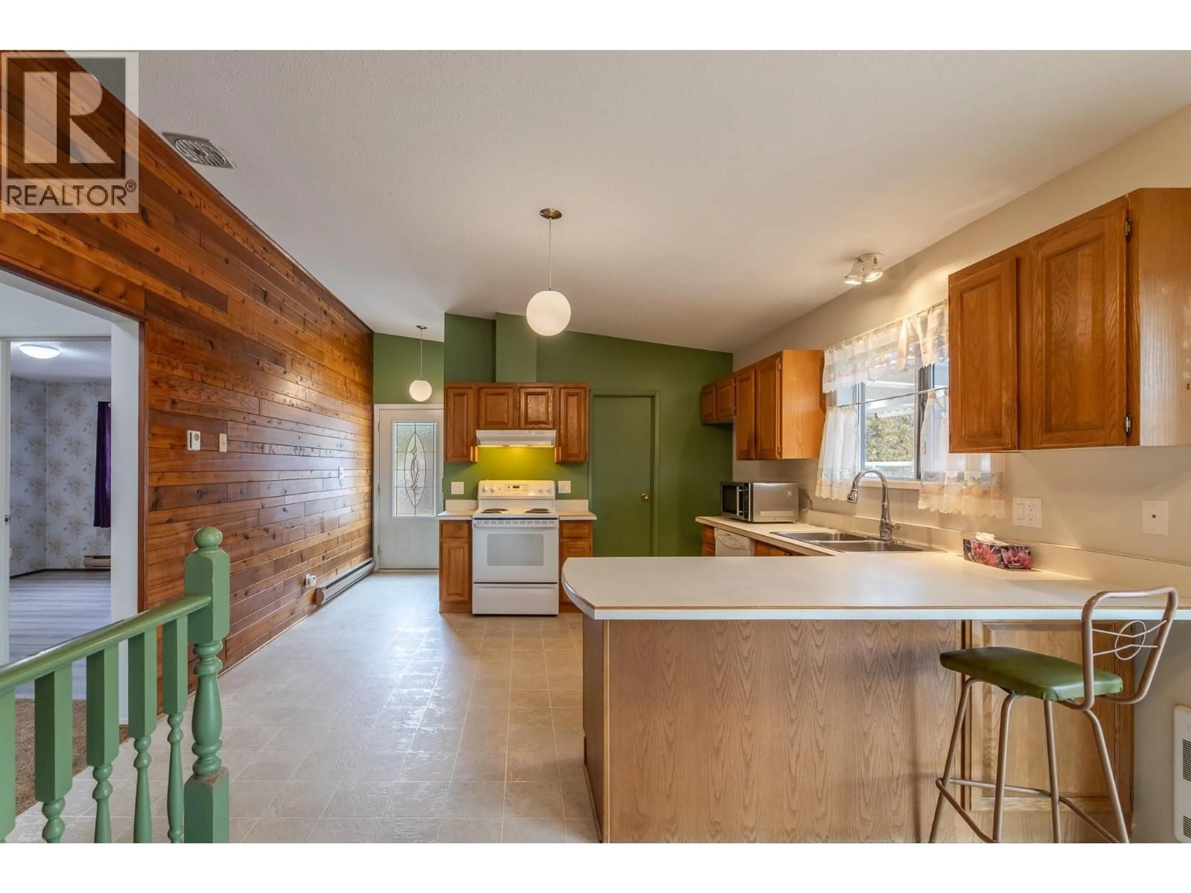 Open concept kitchen, unknown for 4465 MALLORY CRESCENT, Okanagan Falls British Columbia V0H1R1