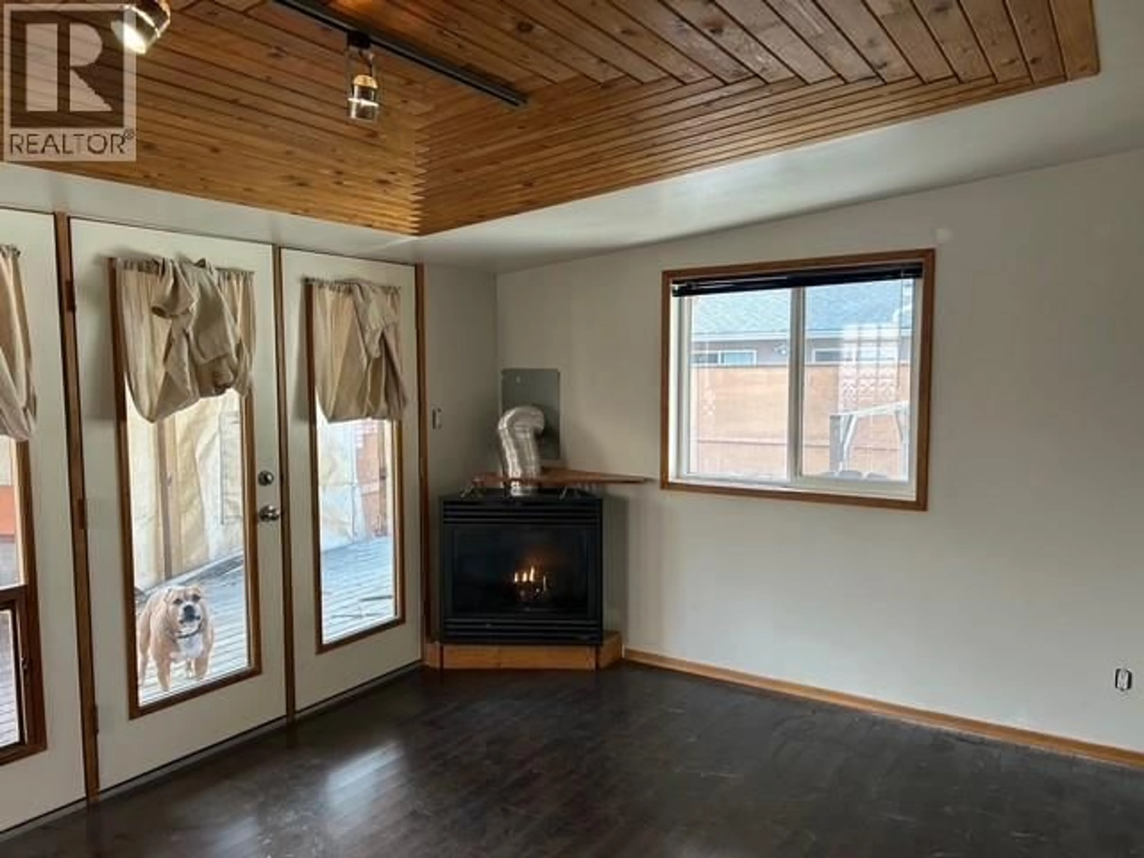 A pic of a room for 525 CENTRAL AVENUE, Kelowna British Columbia V1Y7L8