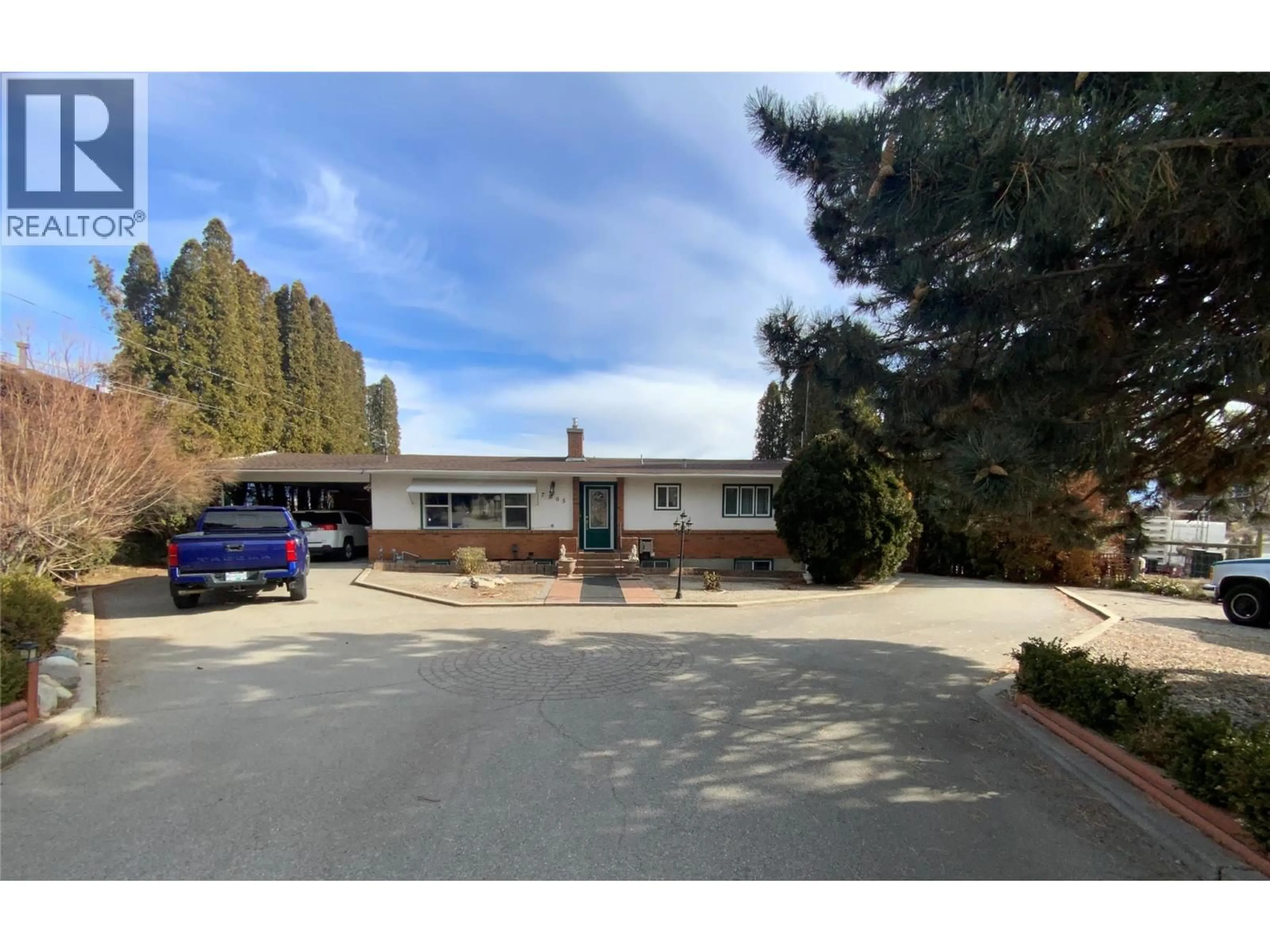 A pic from outside/outdoor area/front of a property/back of a property/a pic from drone, unknown for 7805 GIANTS HEAD ROAD, Summerland British Columbia V0H1Z0
