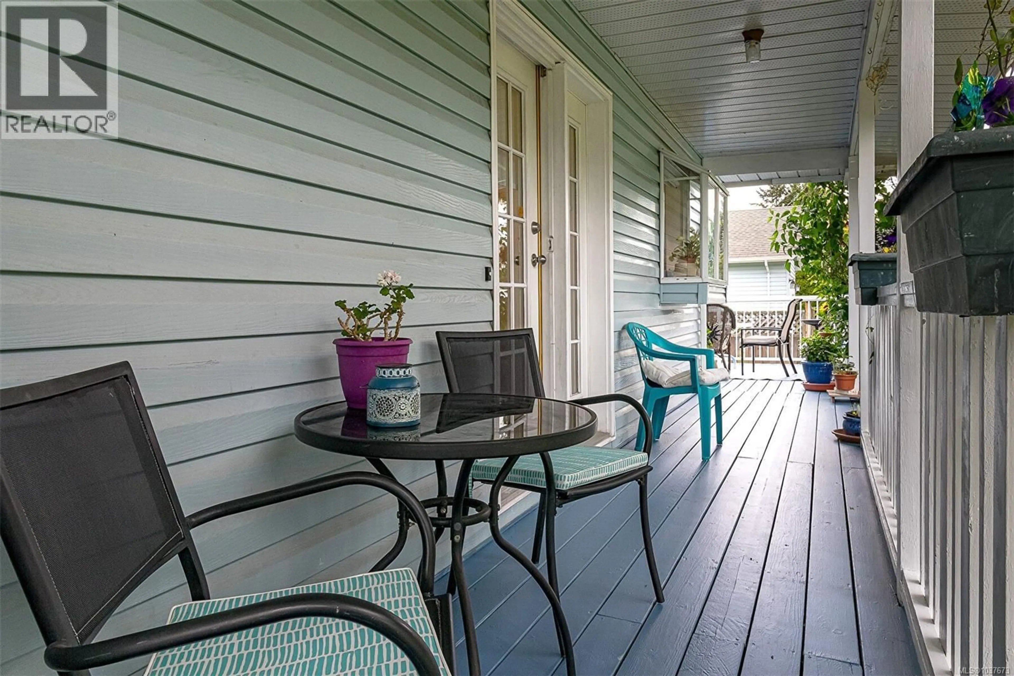 Patio, street for 4573 ELK LAKE DRIVE, Saanich British Columbia V8Z6L3