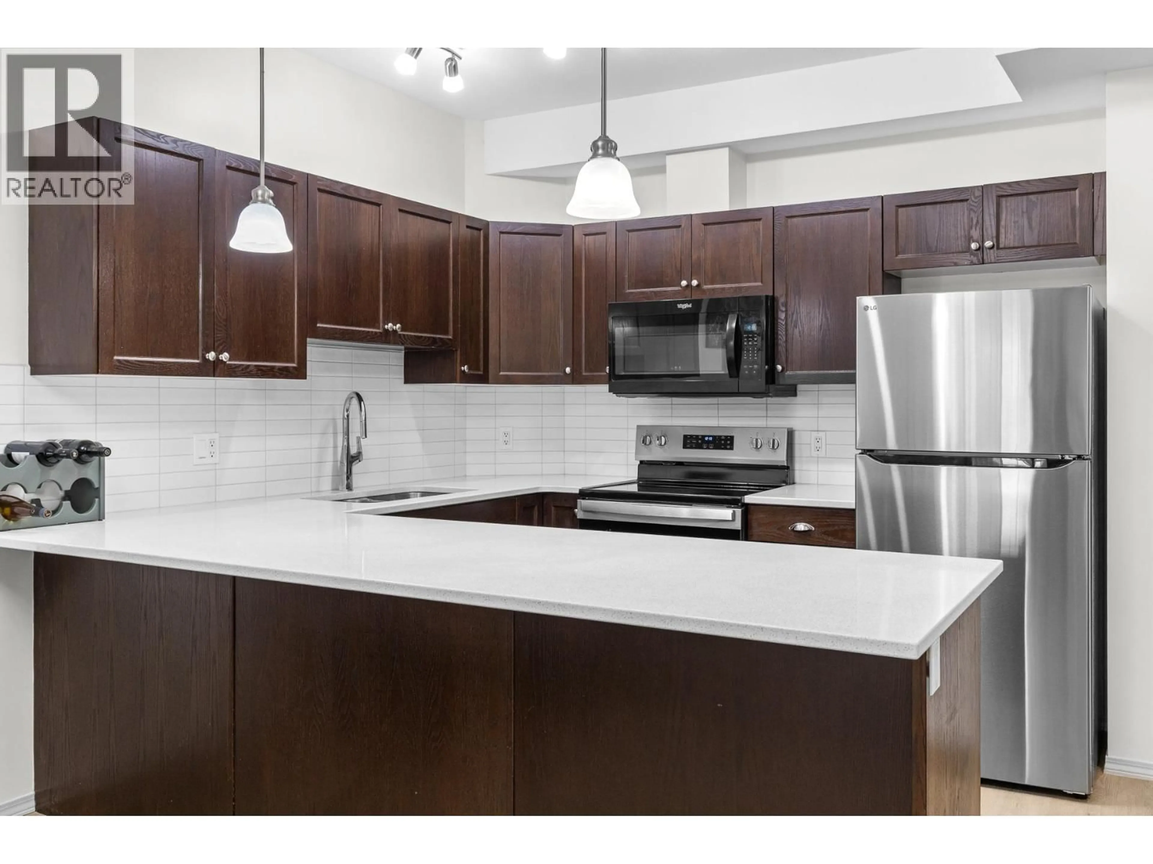 Standard kitchen, unknown for 119 - 250 HOLLYWOOD ROAD SOUTH, Kelowna British Columbia V1X3S9